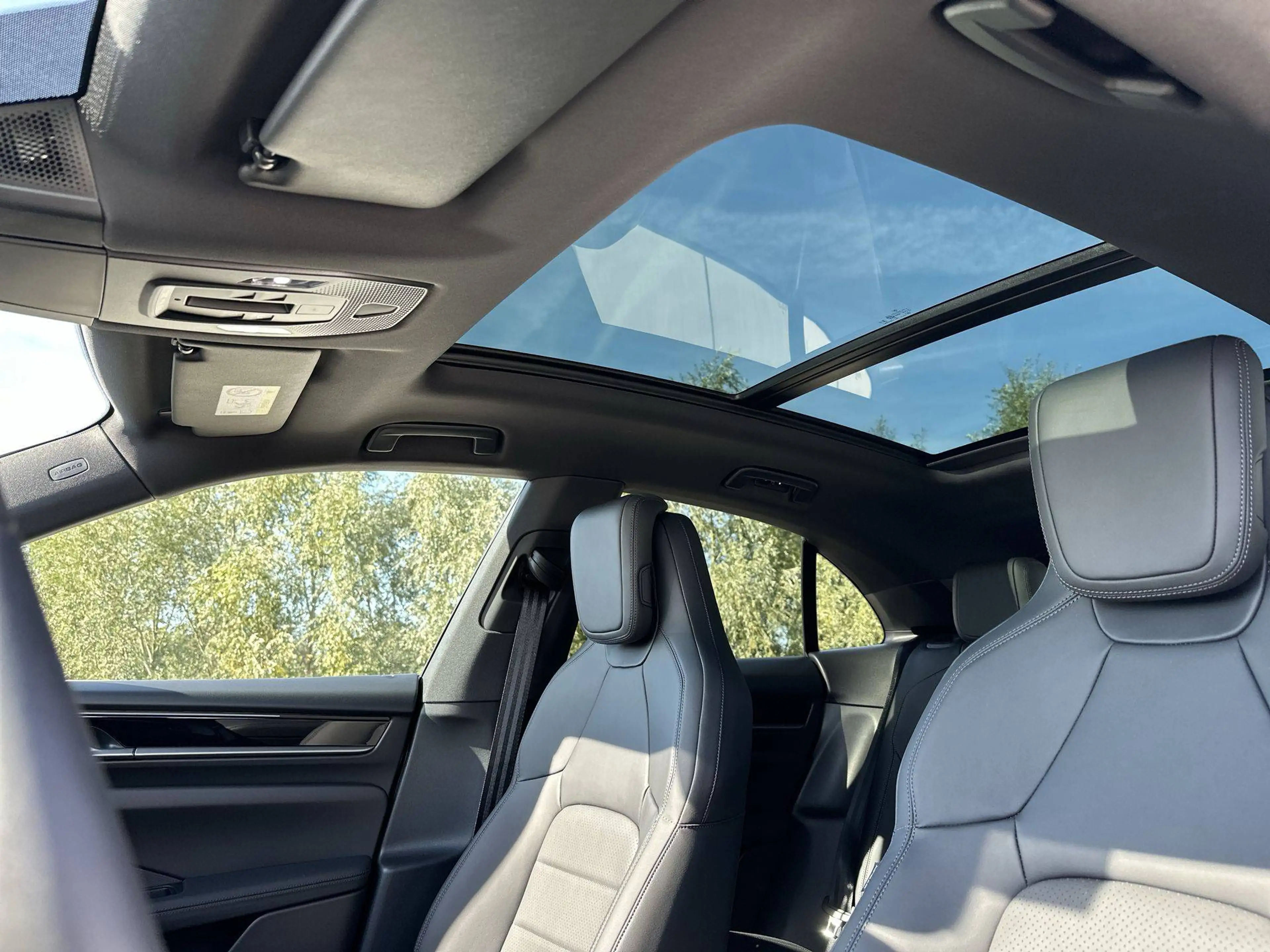 Porsche Macan ELECTRIC Trekhaak Pano Dak 22" RS Spyder  Bose Sportdesignpakket — photo 14