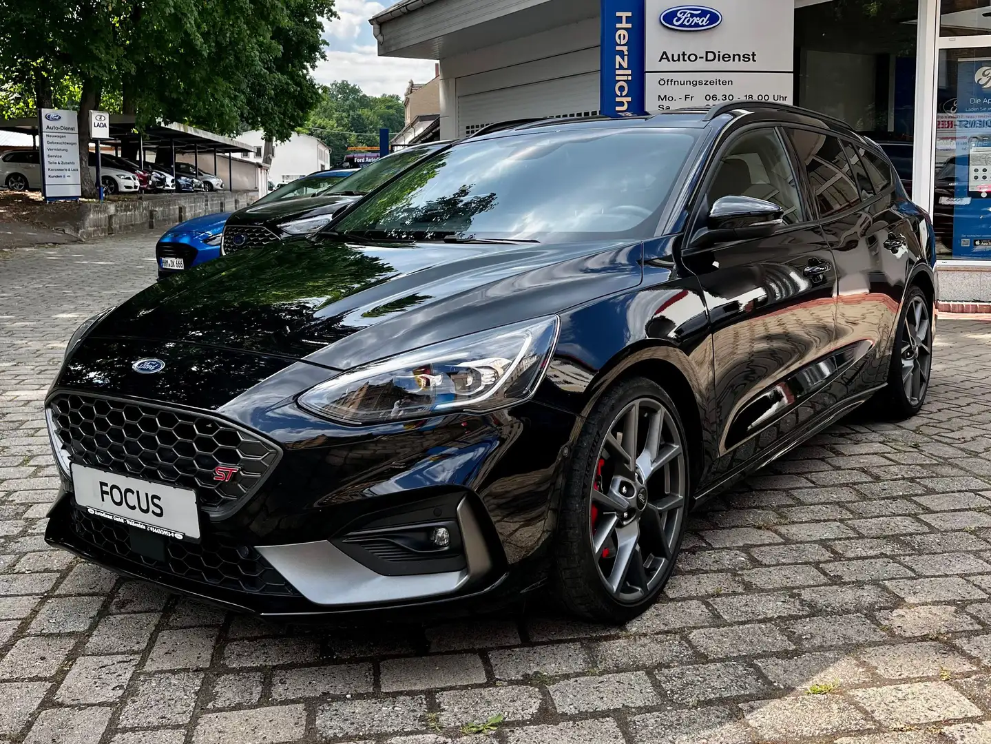 Ford Focus ST Zwart - 1