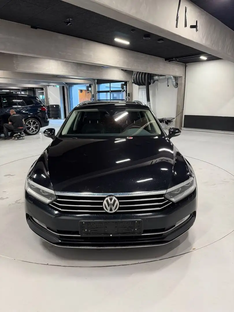Volkswagen Passat Variant Highline Virtual LED Pano Navi Zwart - 1
