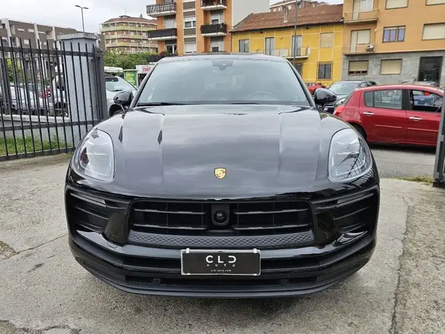 Porsche Macan view 2