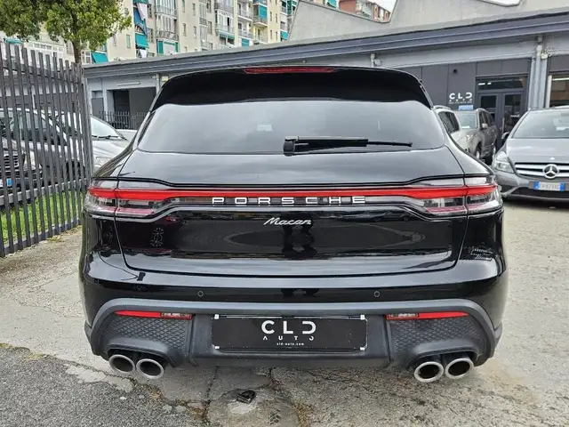 Porsche Macan view 6