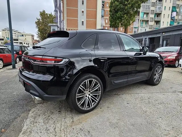 Porsche Macan view 5