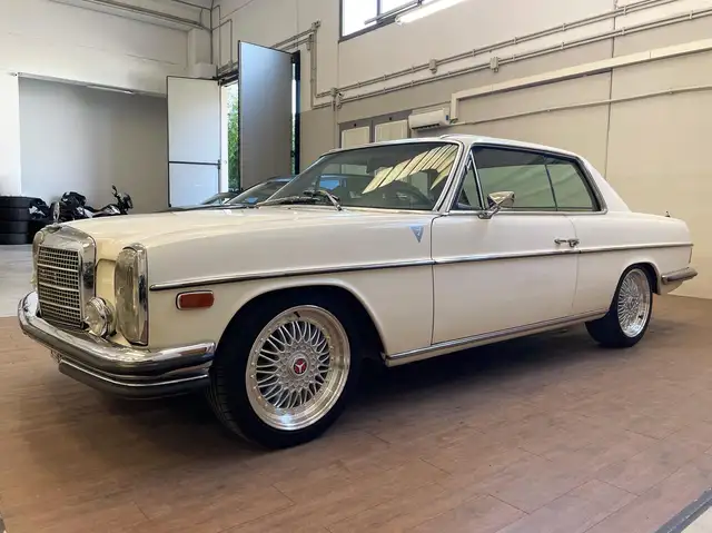 Mercedes-Benz 250 250 C C115 8 COUPE' MECCANICA E CICLISTICA COMPLETAMENTE RIFATTA COMPRESI CERCHI TECNOMAGNESIO BAROCK DEL '69