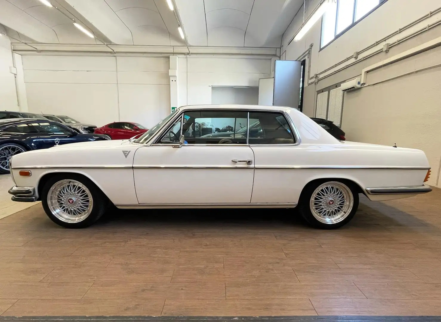 Mercedes-Benz 250 250 C C115 8 COUPE' MECCANICA E CICLISTICA COMPLETAMENTE RIFATTA COMPRESI CERCHI TECNOMAGNESIO BAROCK DEL '69 Blanco - 2