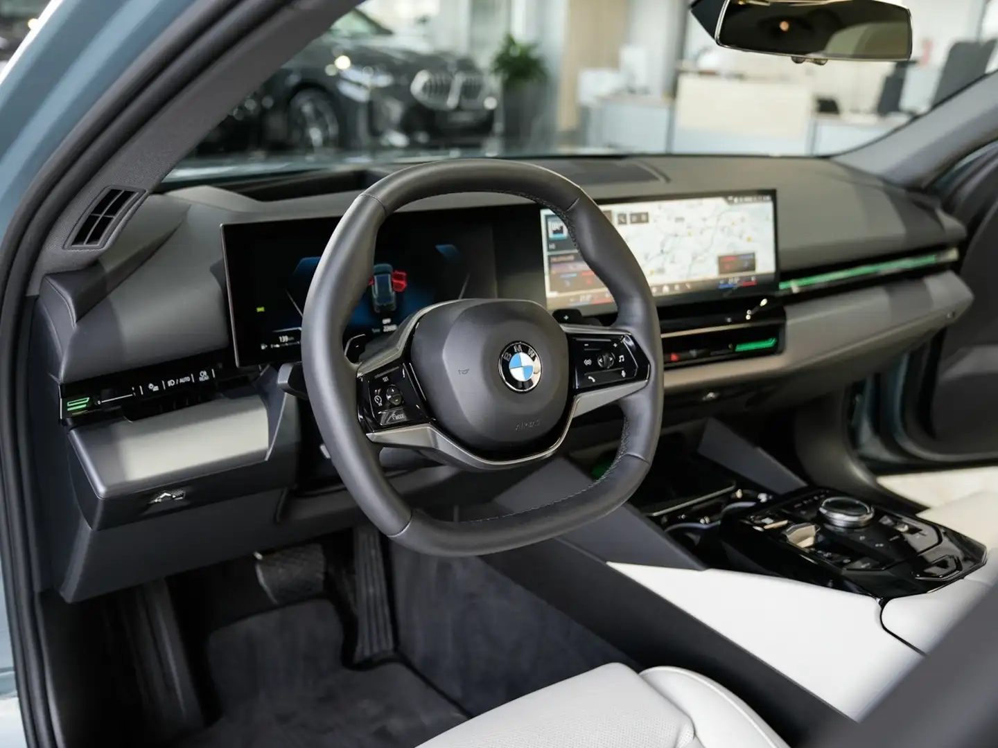 BMW 520 520d Touring Panorama Belüftung Leder Harman Grün - 2