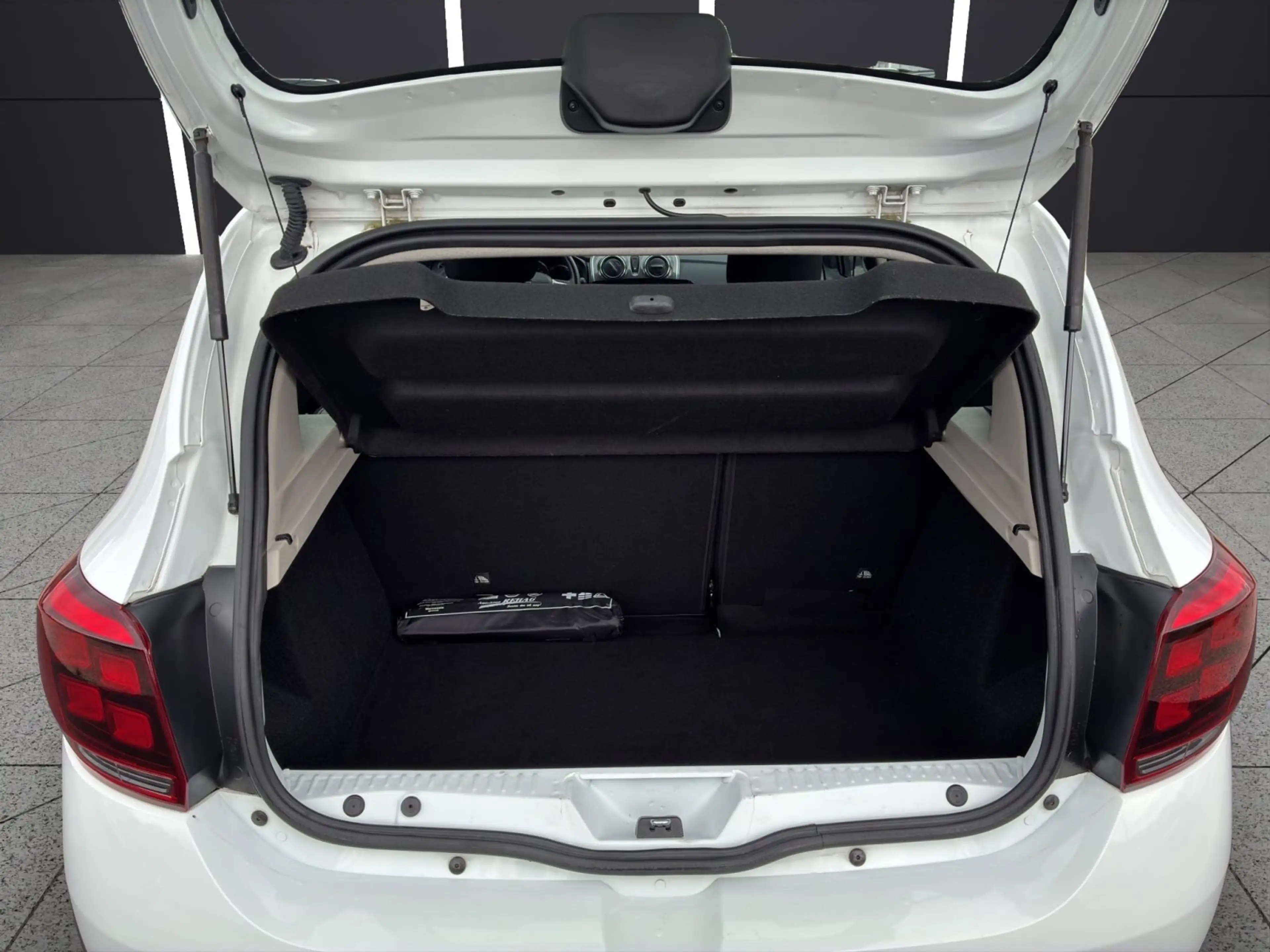 Dacia Sandero II 0.9 TCe 90 eco² Stepway Prestige — photo 15