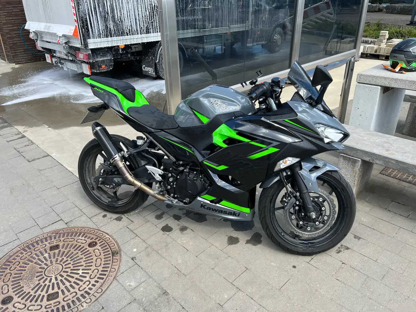 Kawasaki Ninja 400 Grijs - 1