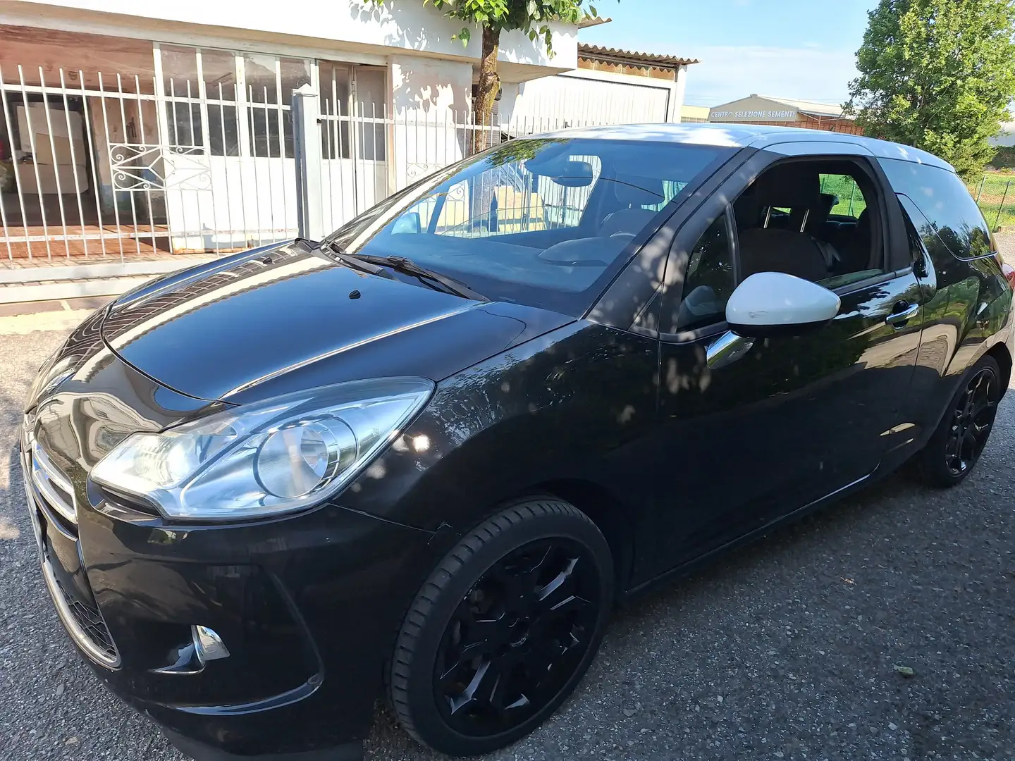 Citroen DS3 1.4  vti Chic 95 cv Noir - 1