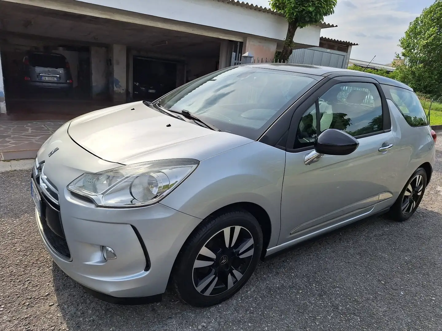 Citroen DS3 1.4  vti Chic 95 cv Nero - 2