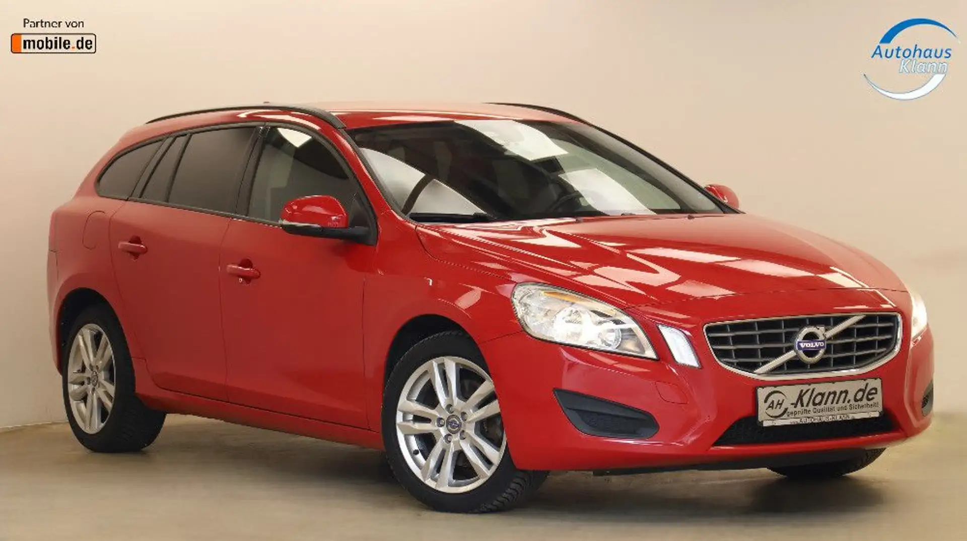 Volvo V60 1.6 T3 150PS Kinetic Klima SHZ PDC Rot - 1