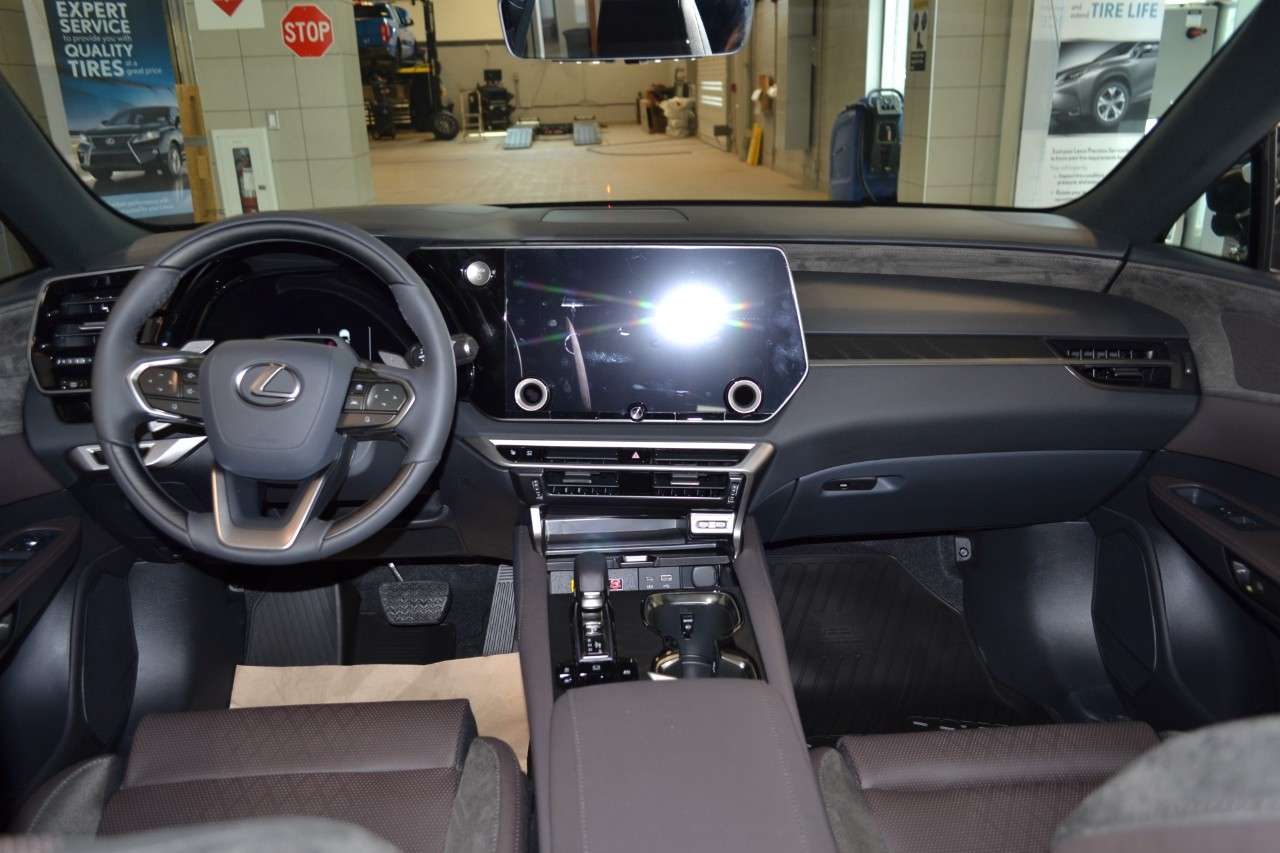 2026 Lexus RX EXECUTIVE — photo 3