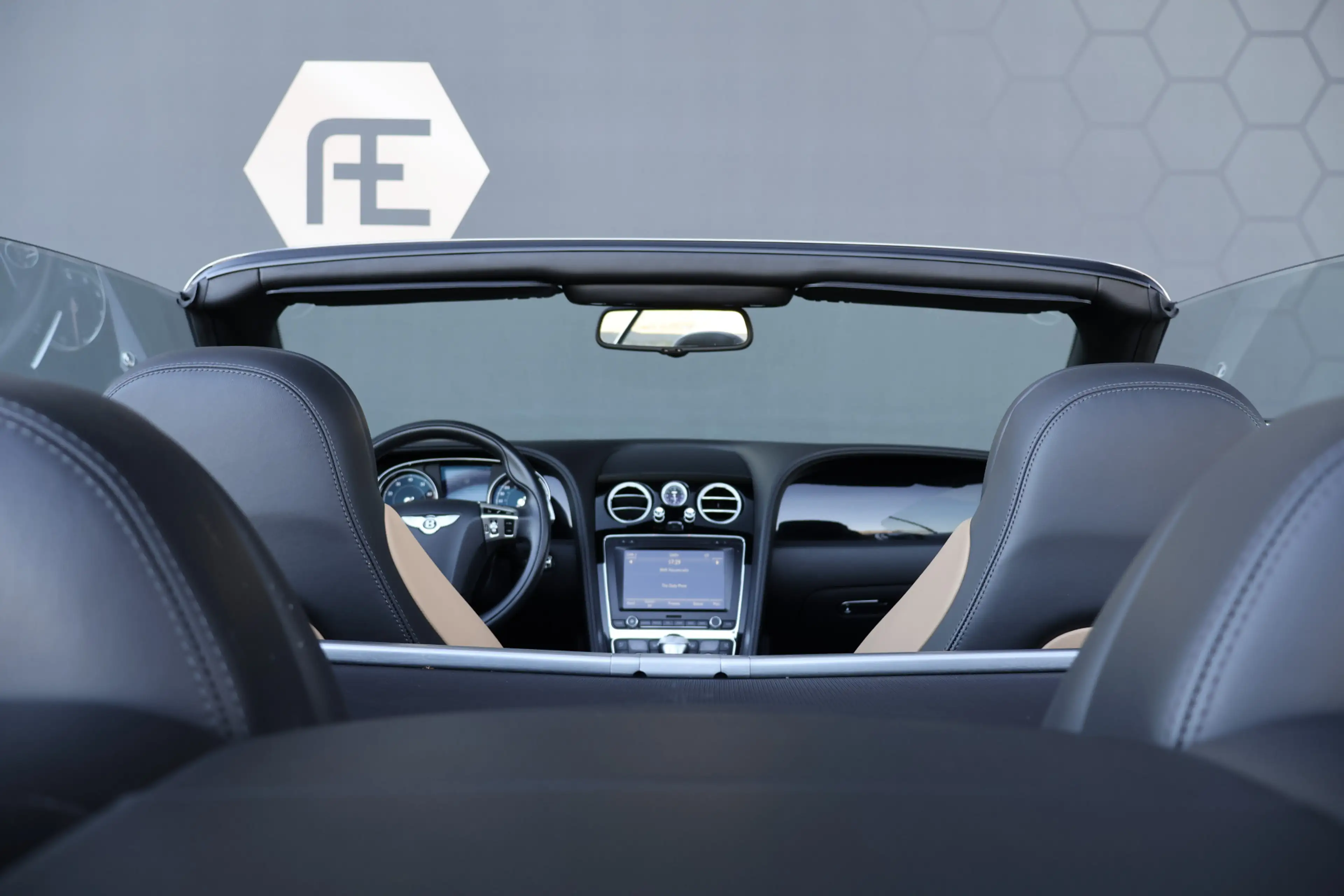 Bentley Continental GTC 4.0 V8 | FACELIFT MODEL | MASSAGE | APPLE CARPLAY — photo 39