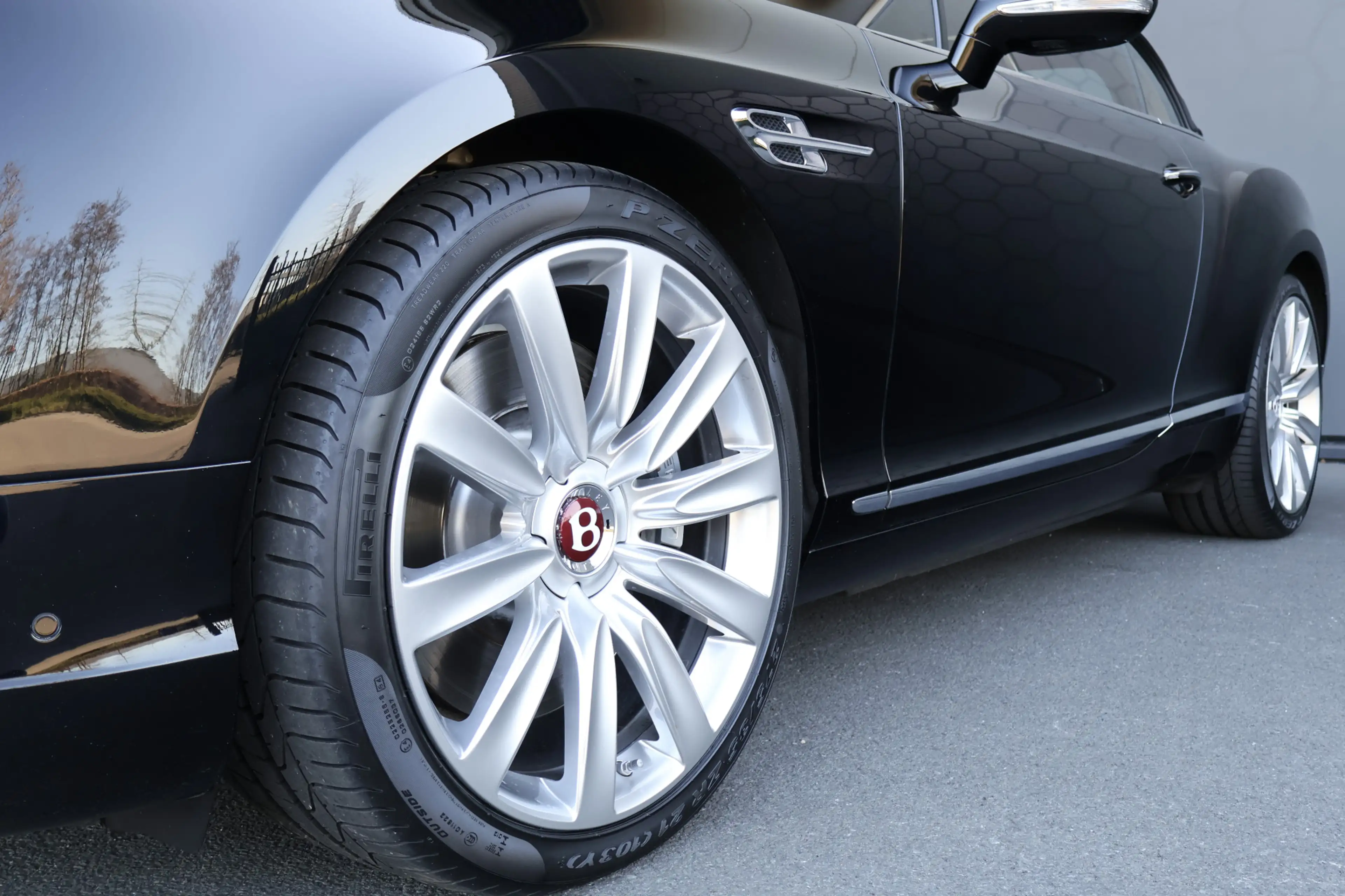Bentley Continental GTC 4.0 V8 | FACELIFT MODEL | MASSAGE | APPLE CARPLAY — photo 21