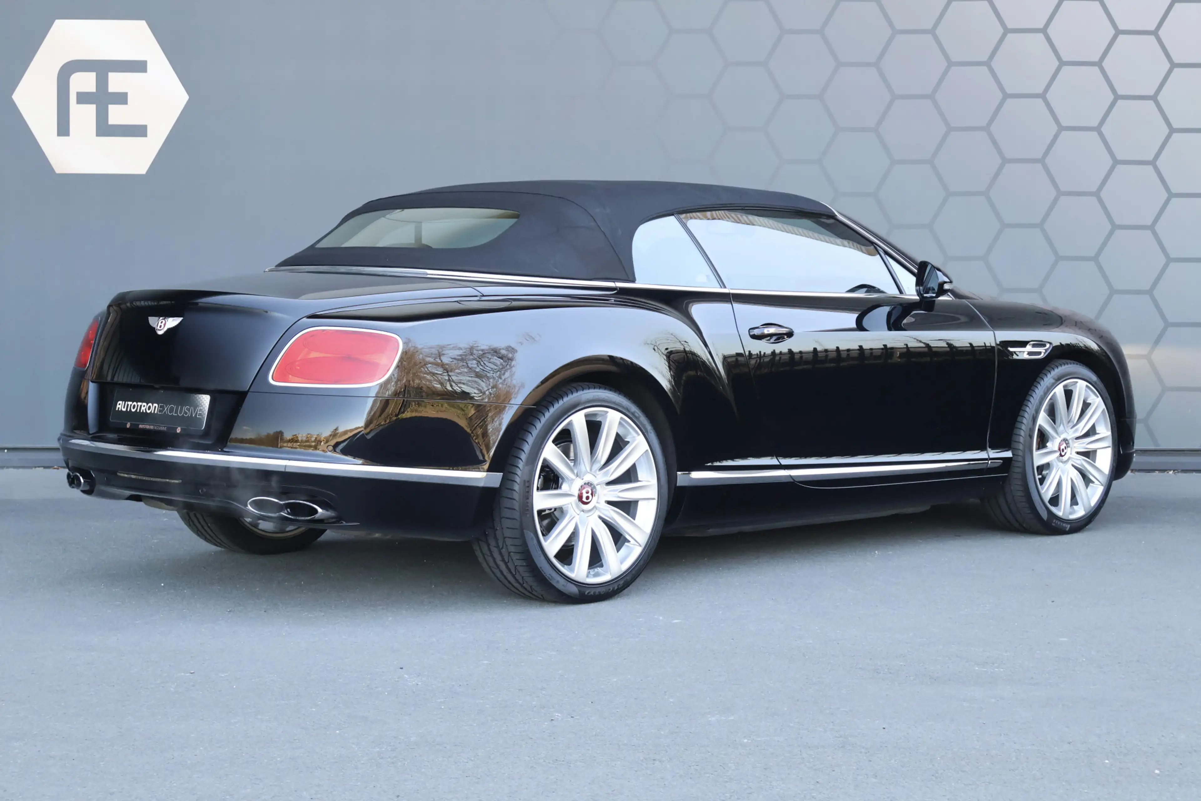 Bentley Continental GTC 4.0 V8 | FACELIFT MODEL | MASSAGE | APPLE CARPLAY — photo 9