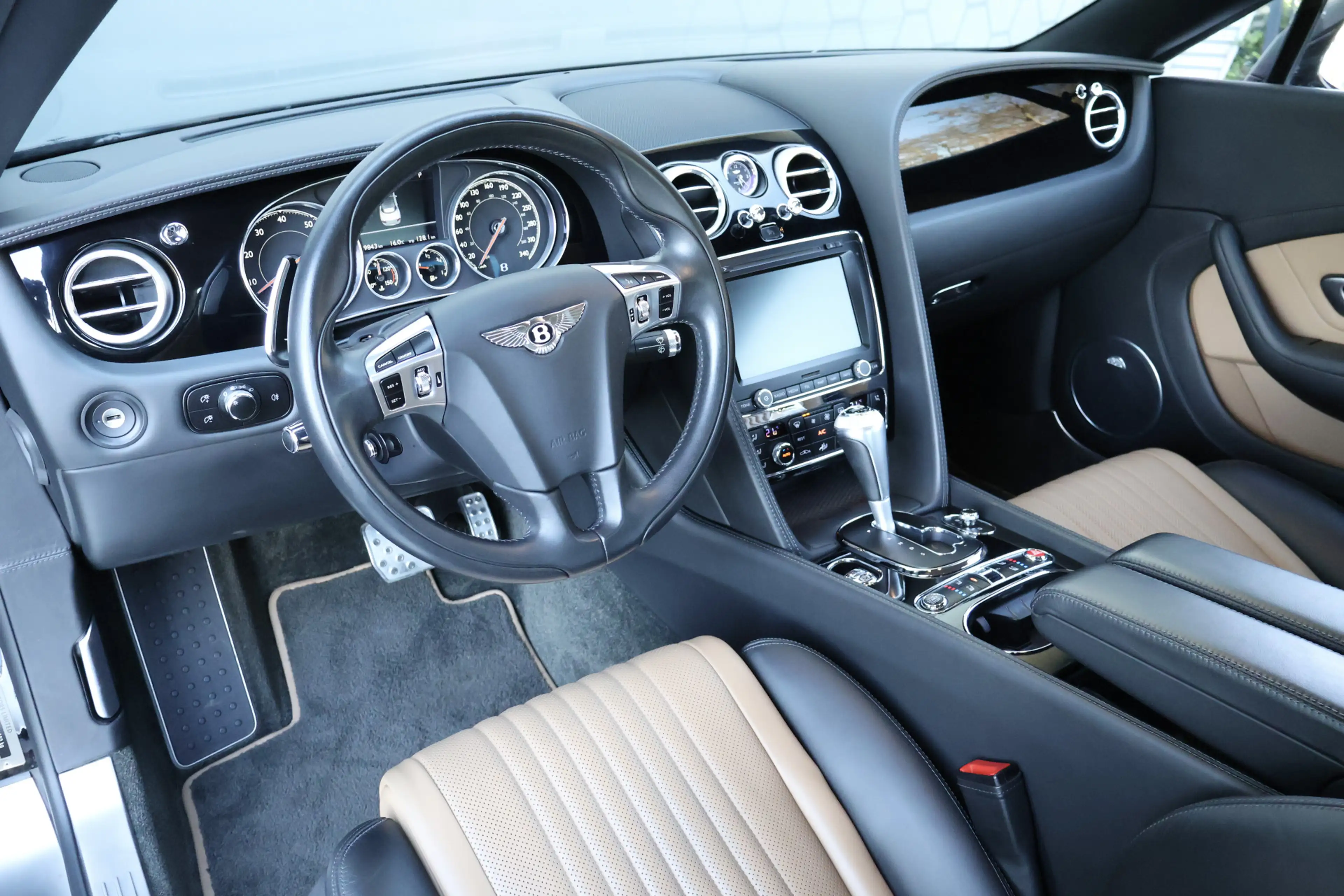Bentley Continental GTC 4.0 V8 | FACELIFT MODEL | MASSAGE | APPLE CARPLAY — photo 3