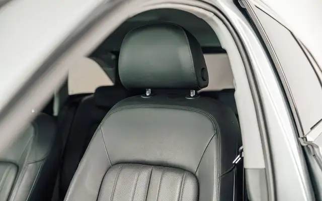 Audi A6 Avant view 13