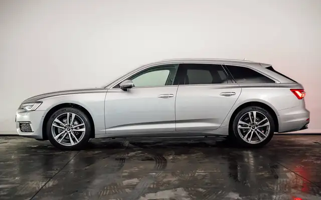 Audi A6 Avant view 2