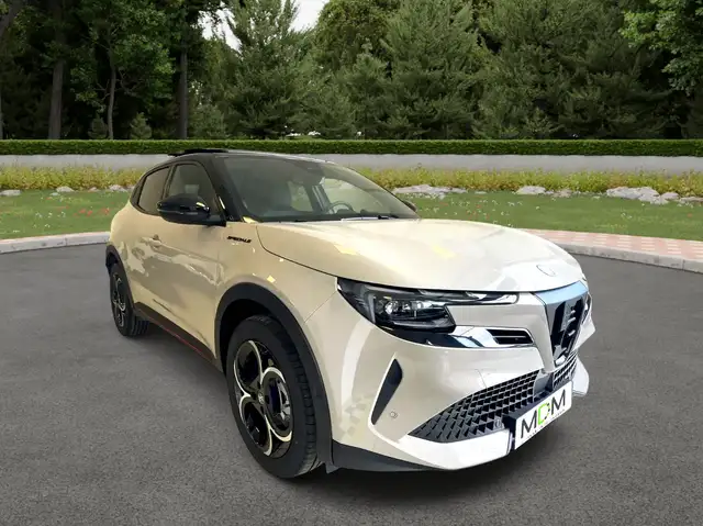 Alfa Romeo Junior Junior 1.2 ibrida Speciale 145cv edct6