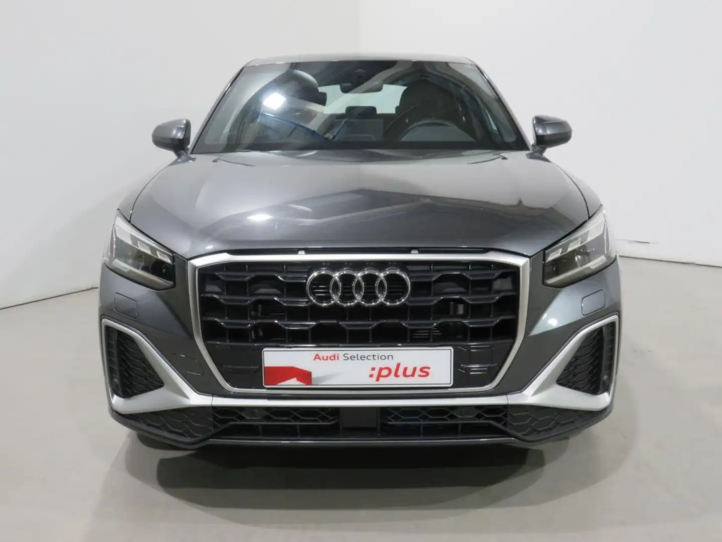 Audi Q2 35 TDI Adrenalin S tronic 110kW Gris - 2