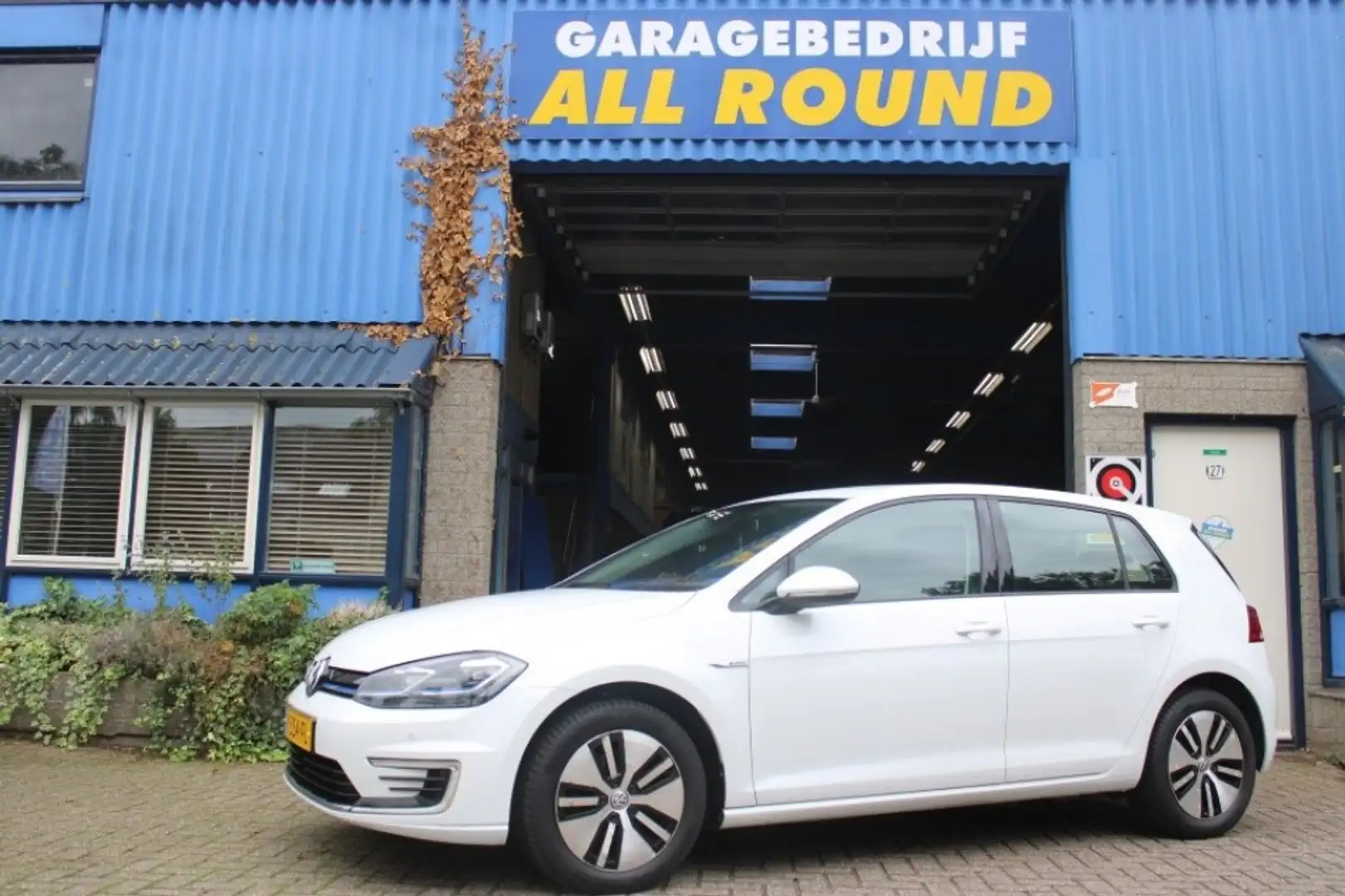 Volkswagen Golf E edition navigatie adaptief cruise park pilot win Wit - 1
