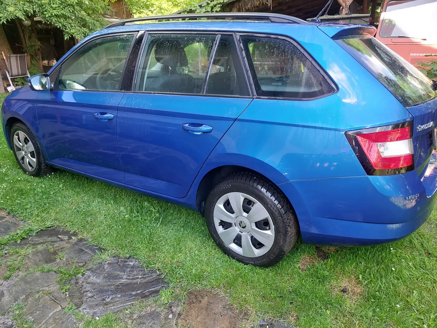 Skoda Fabia Combi 25 1,0 Blau - 2