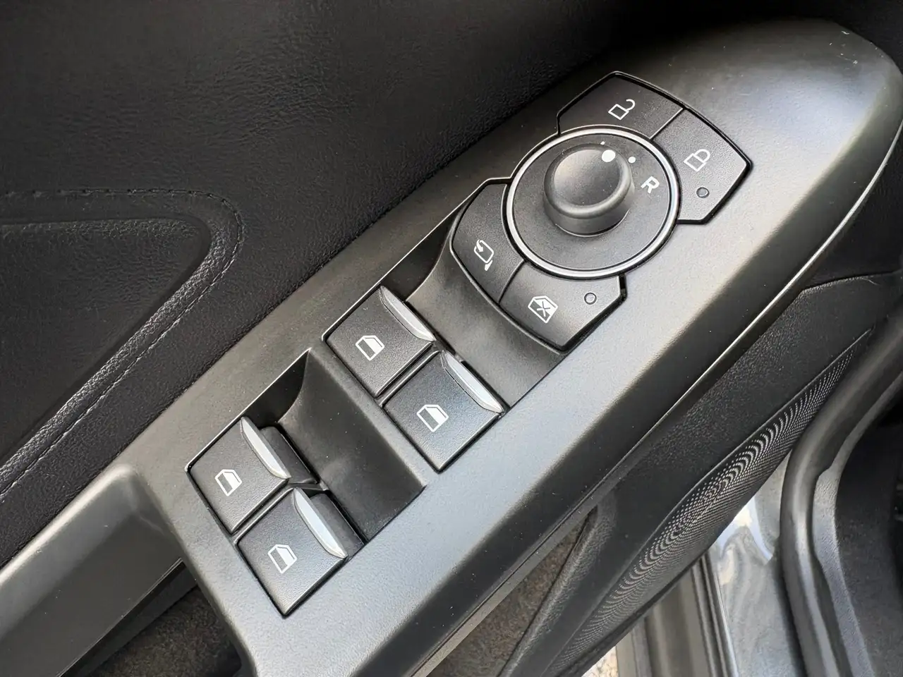Ford Focus Wagon 1.0 EcoBoost Hybrid Titanium 1e eigenaar Gro, миниатюра 8