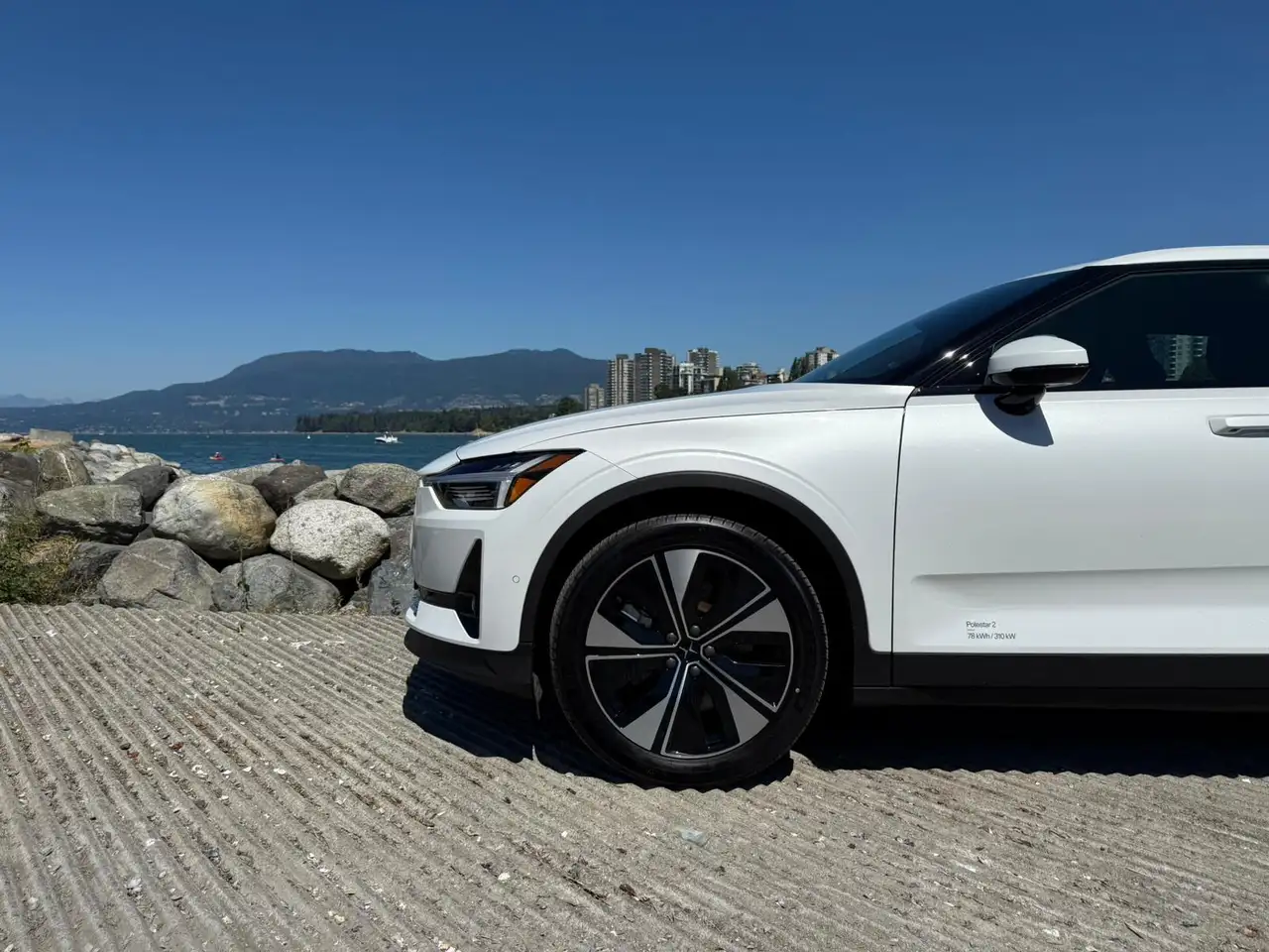 Polestar 2 снимка Polestar 2