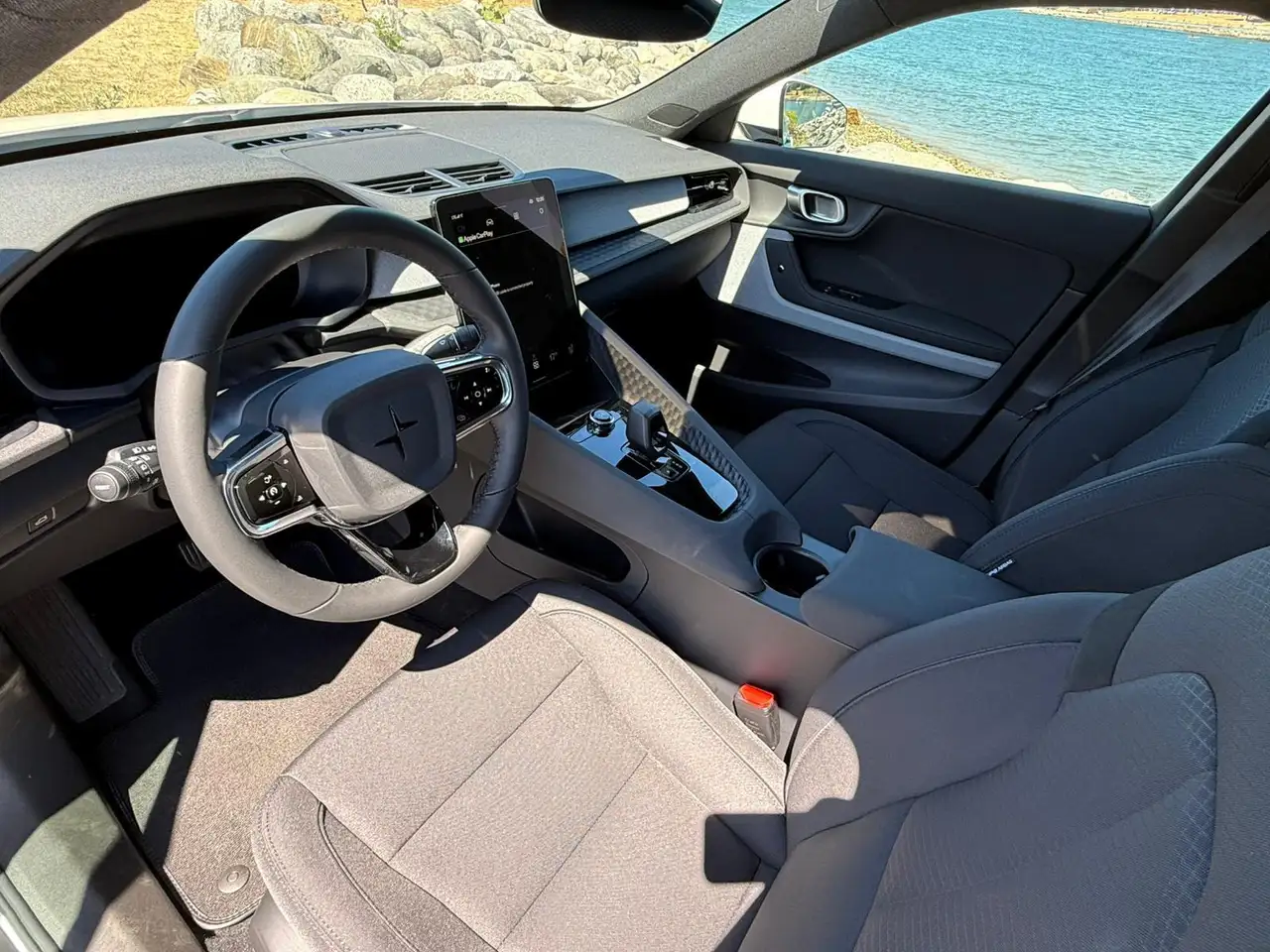 Polestar 2 снимка Polestar 2