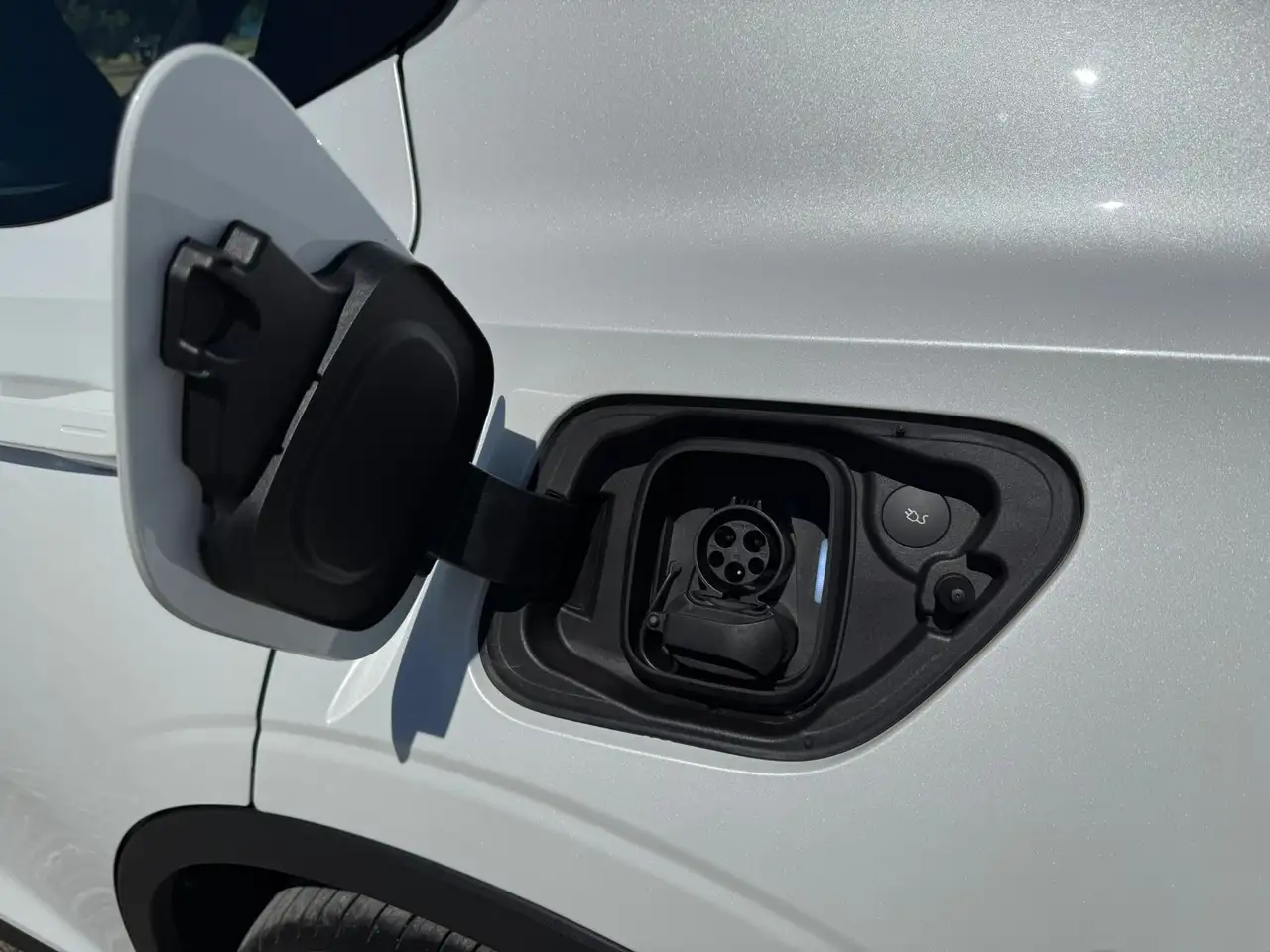 Polestar 2 снимка Polestar 2