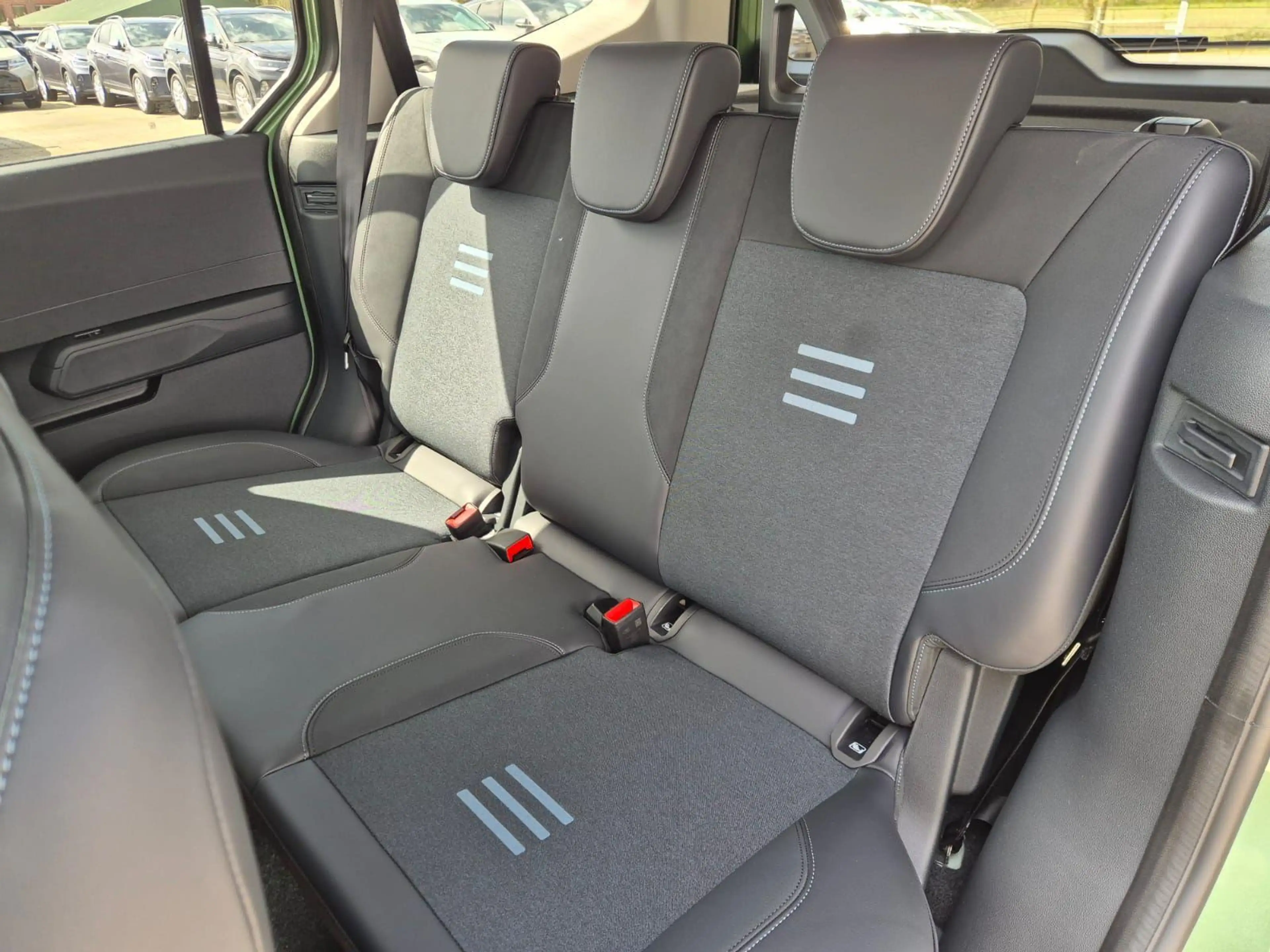 Ford Tourneo Courier 1.0 EcoBoost 125PS Active Teil-Leder Sitzh — photo 13