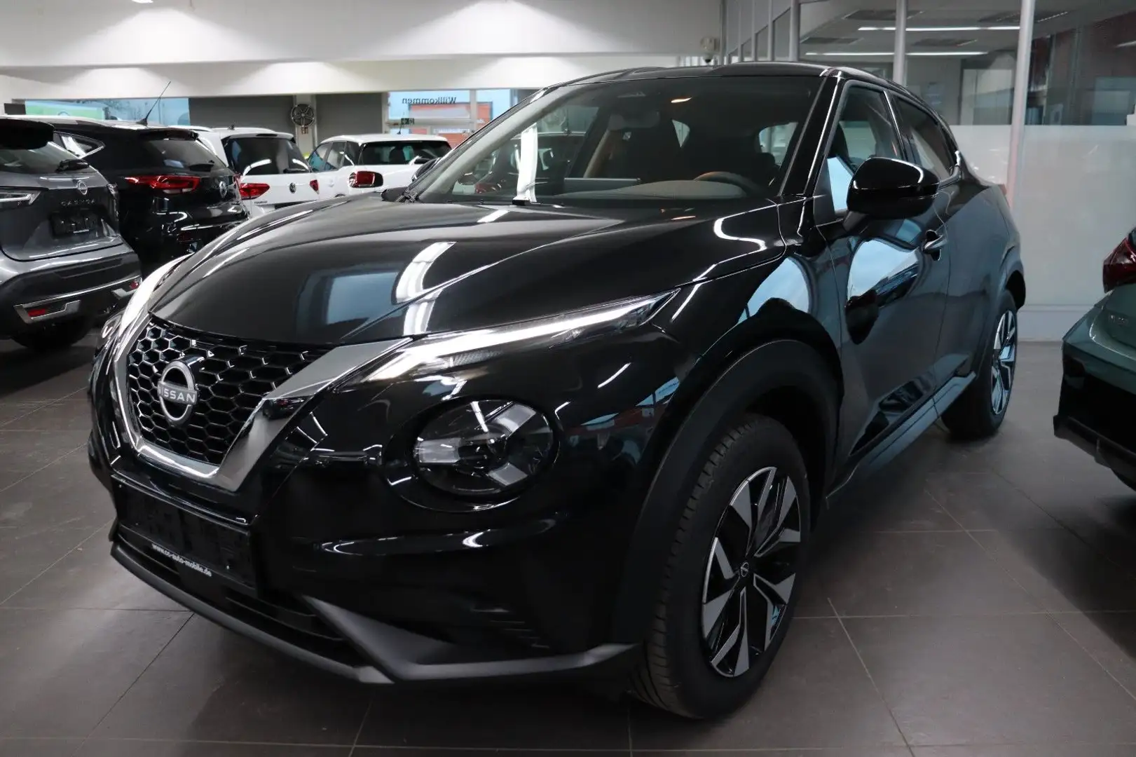Nissan Juke 1.0 AT MJ2025 Acenta Carpl LED Klimaaut SHZ Black - 1