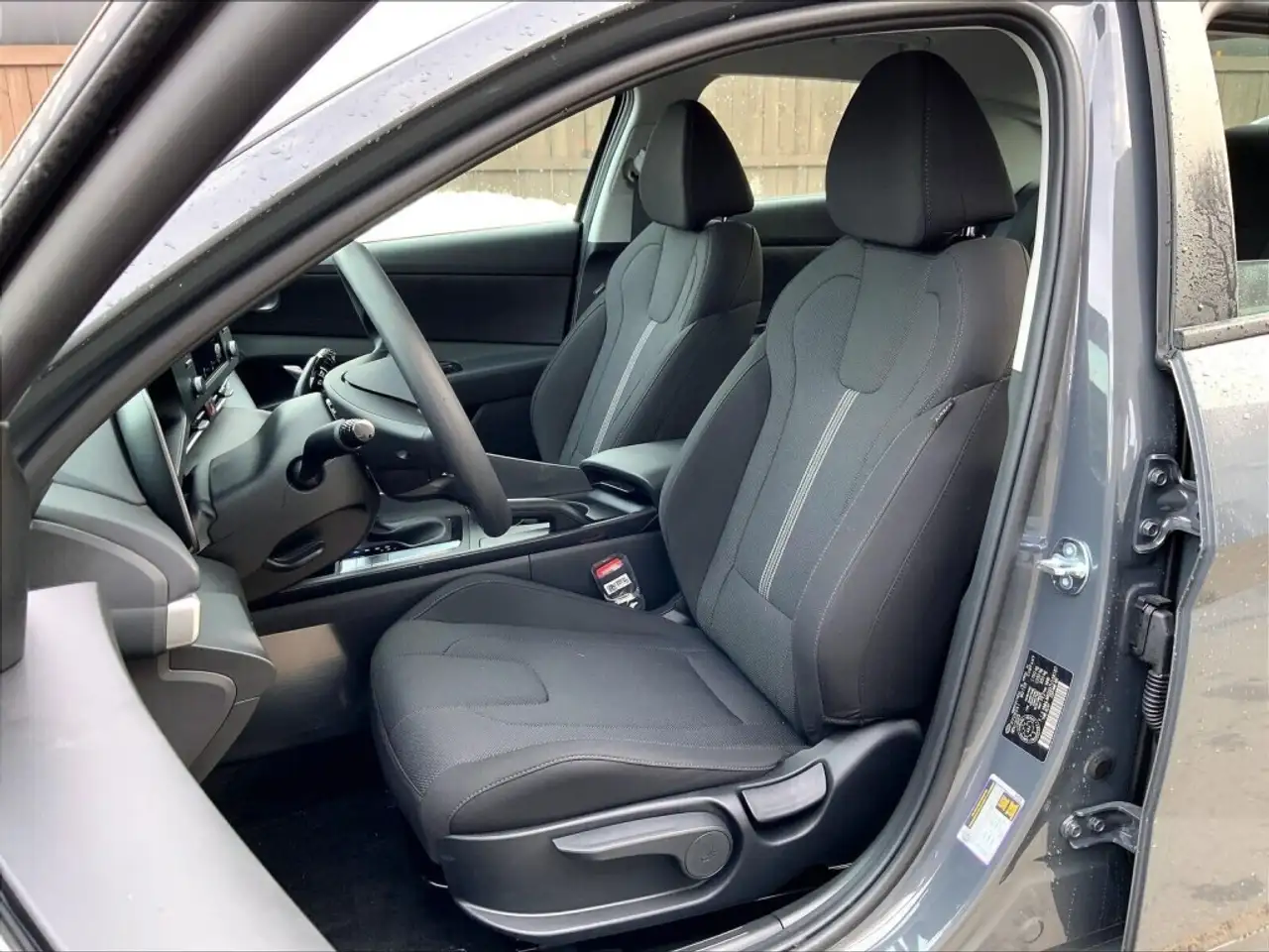 Hyundai ELANTRA photo Hyundai ELANTRA