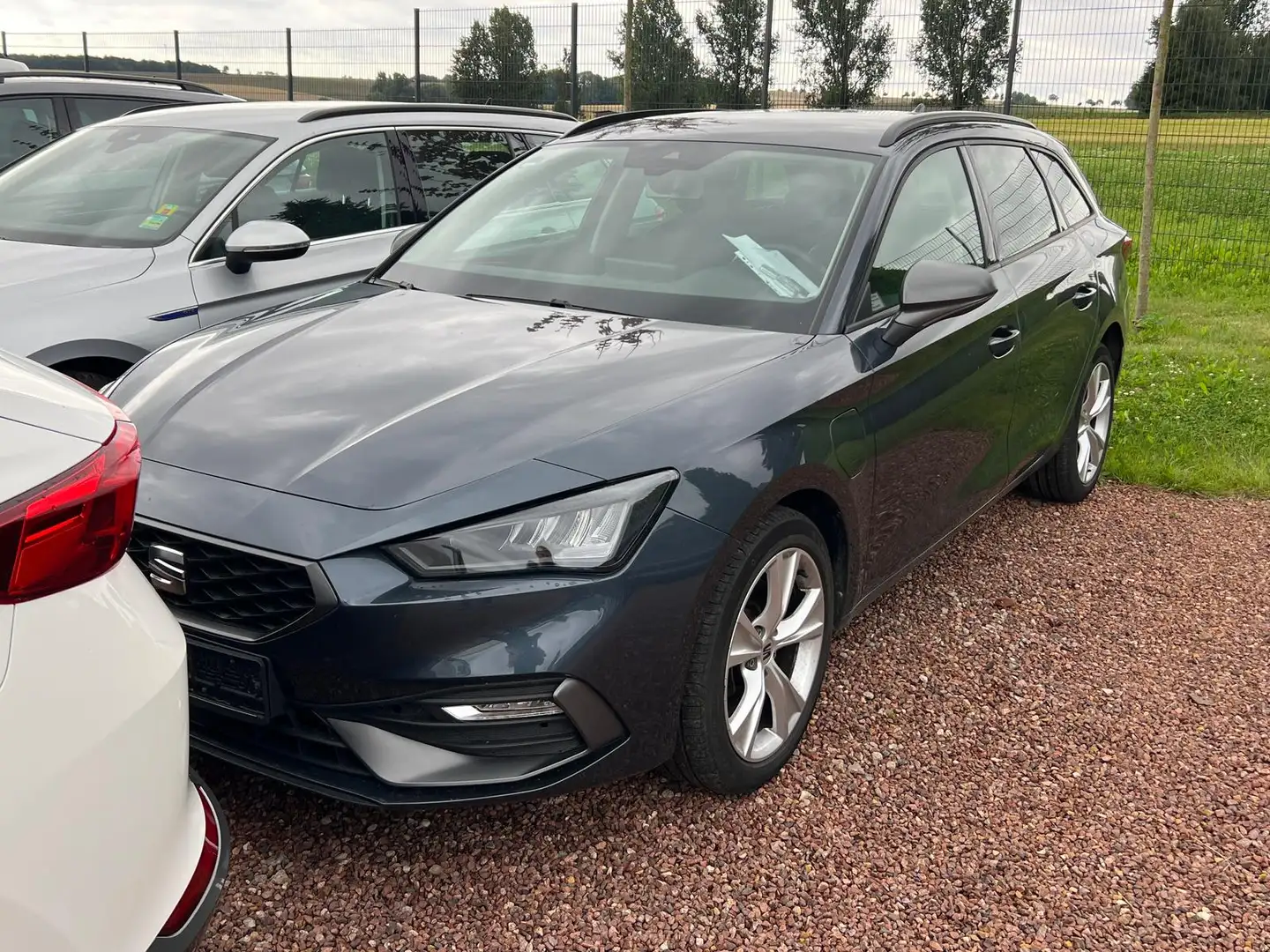 SEAT Leon ST 1.4 TSI DSG FR e-Hybrid Navi|virt.Cock.|LED Gris - 2