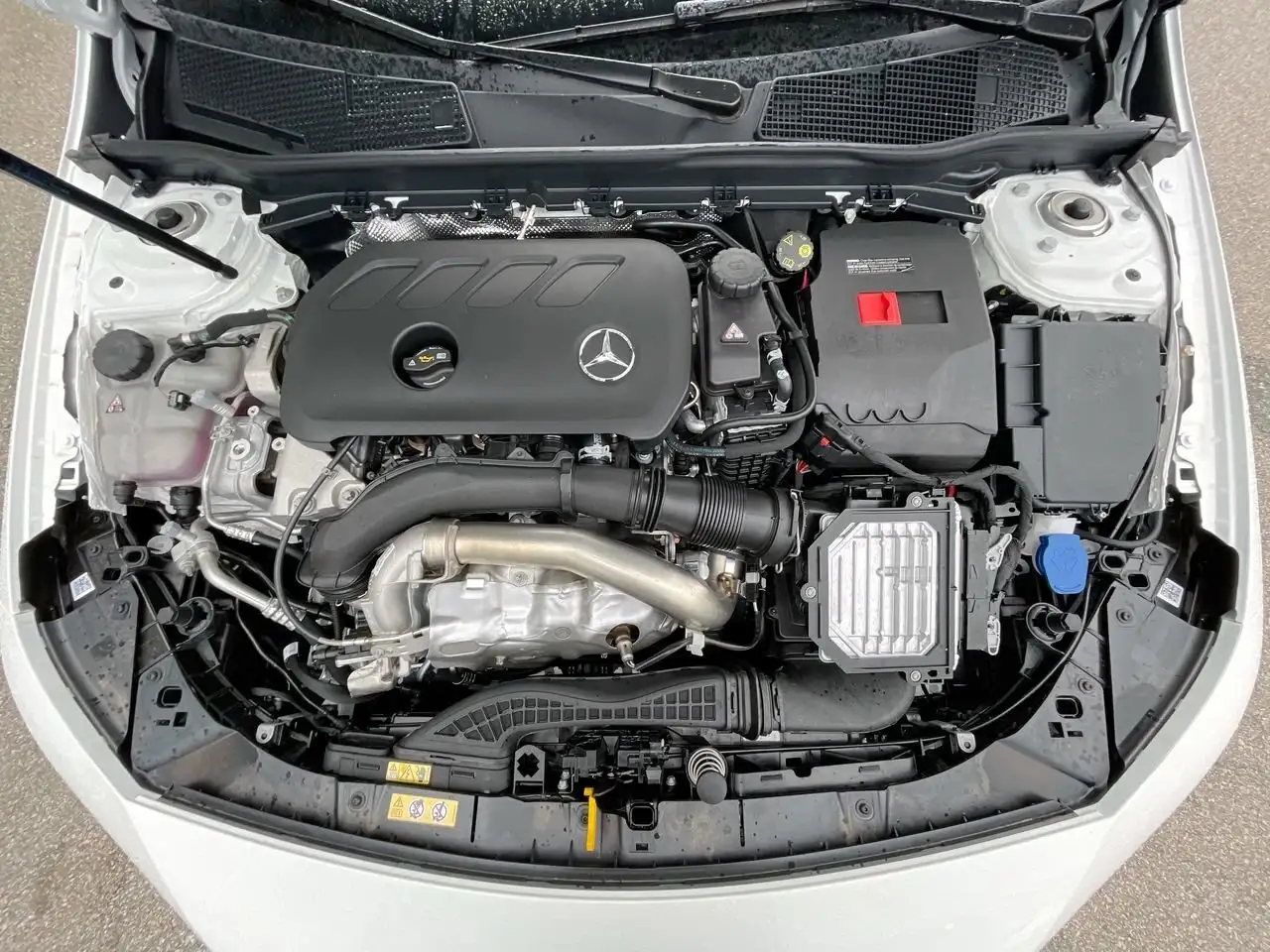 Mercedes-Benz CLA снимка Mercedes-Benz CLA