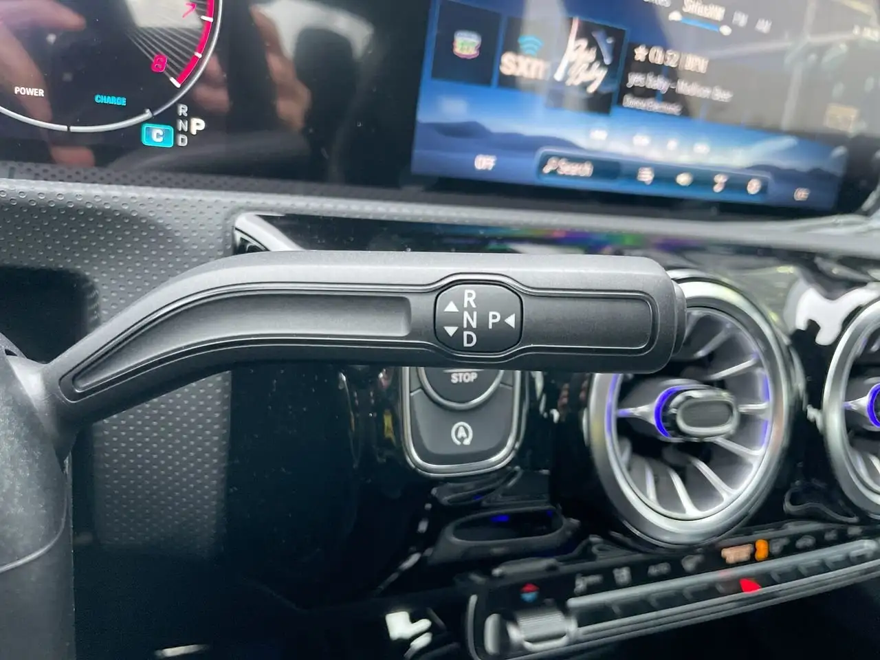 Mercedes-Benz CLA снимка Mercedes-Benz CLA
