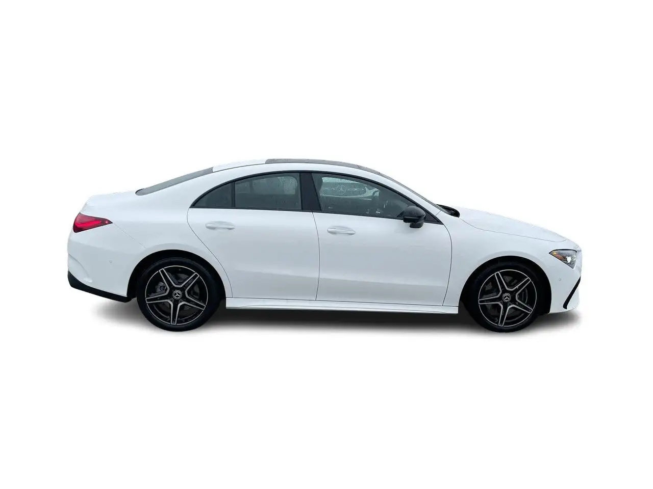 Mercedes-Benz CLA снимка Mercedes-Benz CLA
