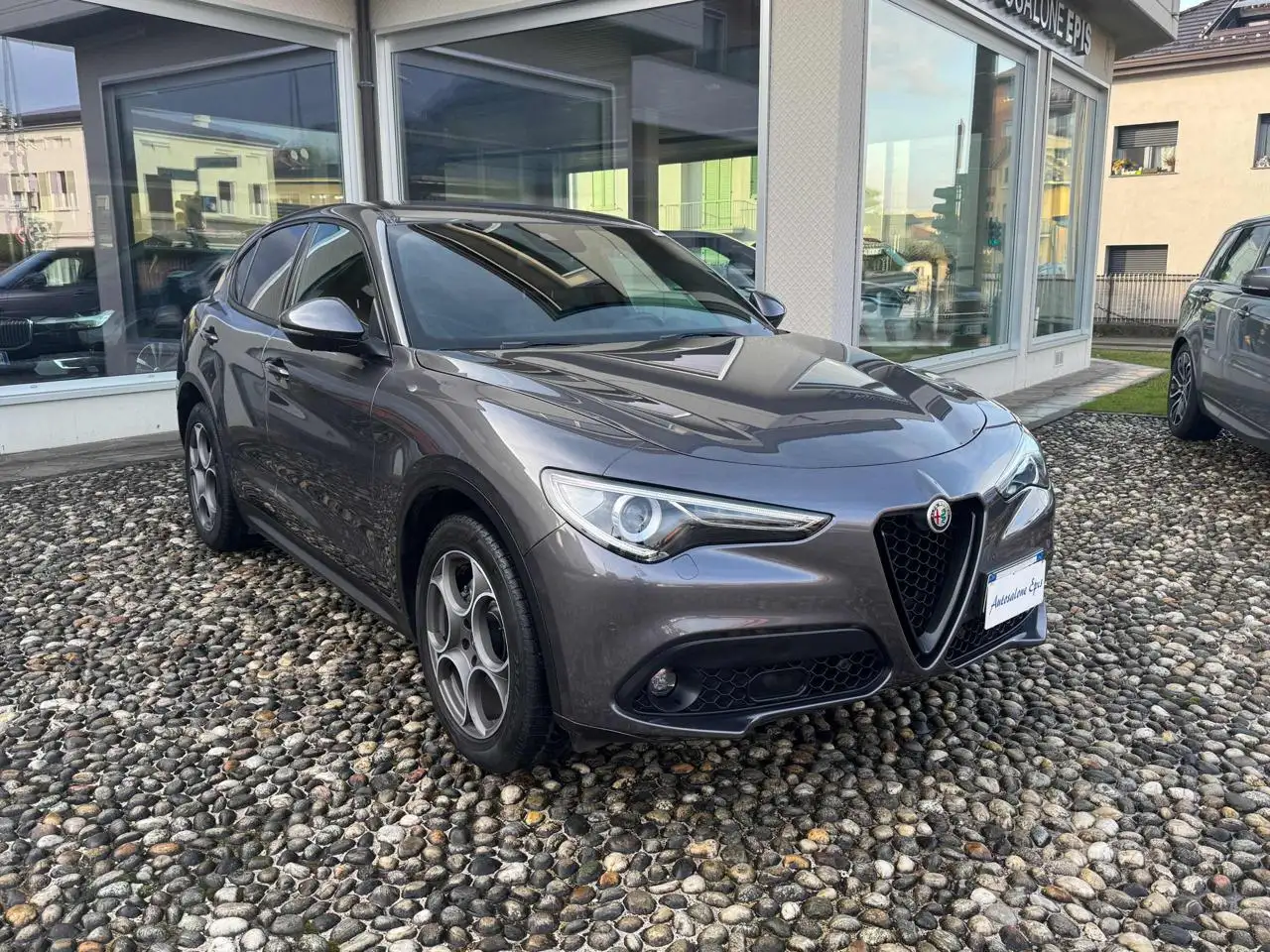 Alfa Romeo Stelvio 2.2 Turbodiesel 190 CV AT8 Q4 Sprint — photo 1 of 15