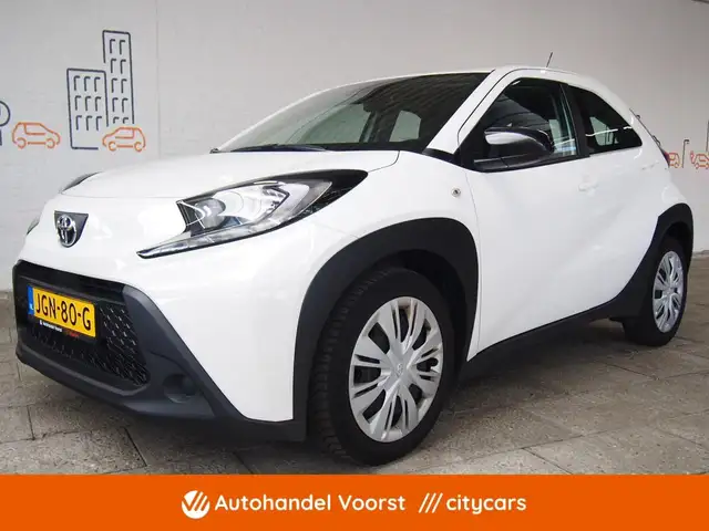 Toyota Aygo X 1.0 VVT-i MT Play *BTW* Adaptive, Camera, Carplay,