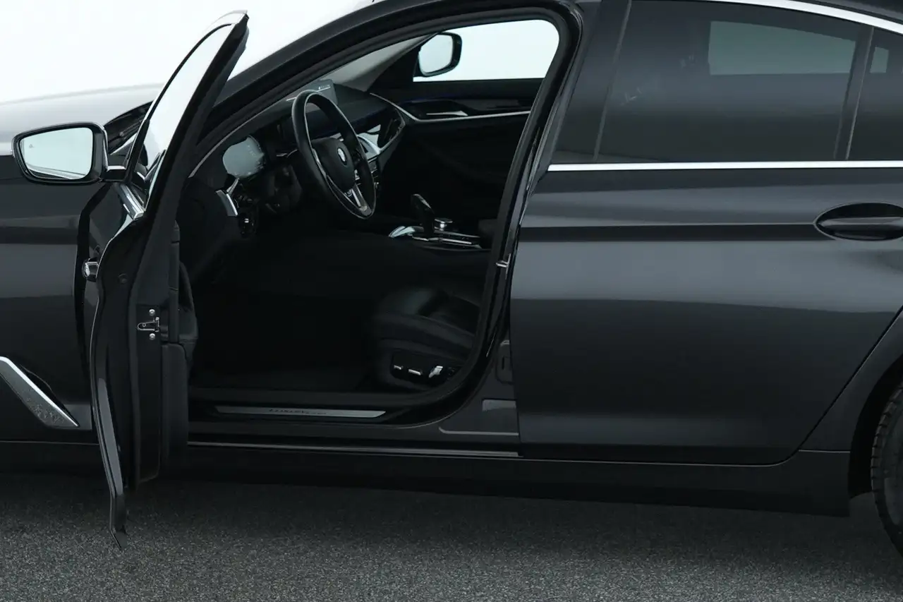 BMW 530 530d Luxury Line|Laser|GSD|HUD|ACC|Sitzklima|RFK 9