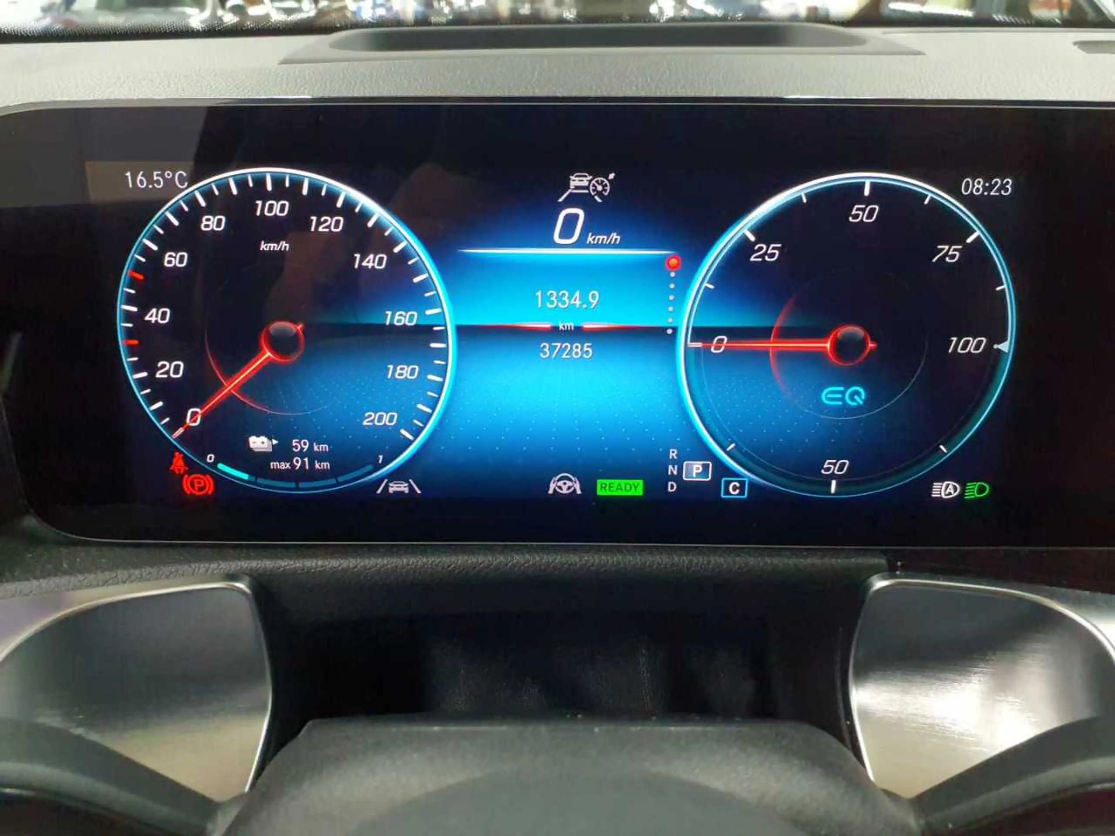 Mercedes-Benz EQB 250 EQB 250 Electric Art Adv.+ AssiP PANO EnergP — photo 11