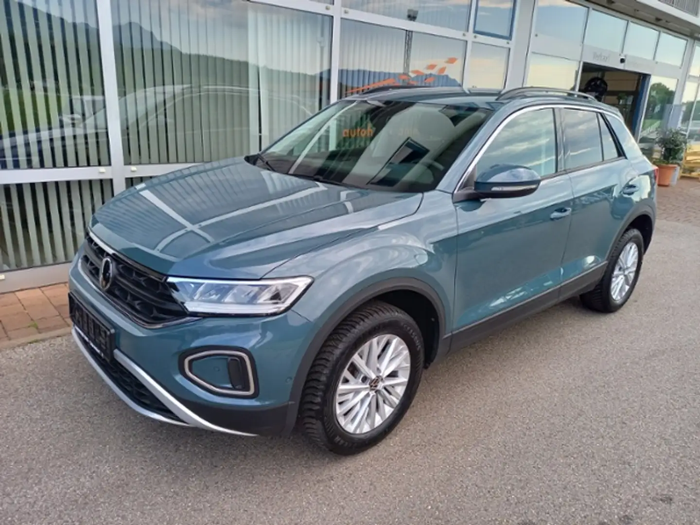 Volkswagen T-Roc Life NAVI PDC SHZ SHZ CLIMATRONIC Blauw - 2