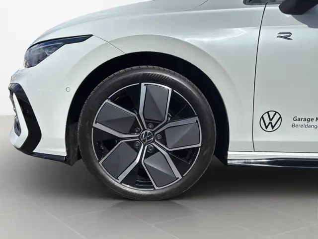Volkswagen Golf view 8