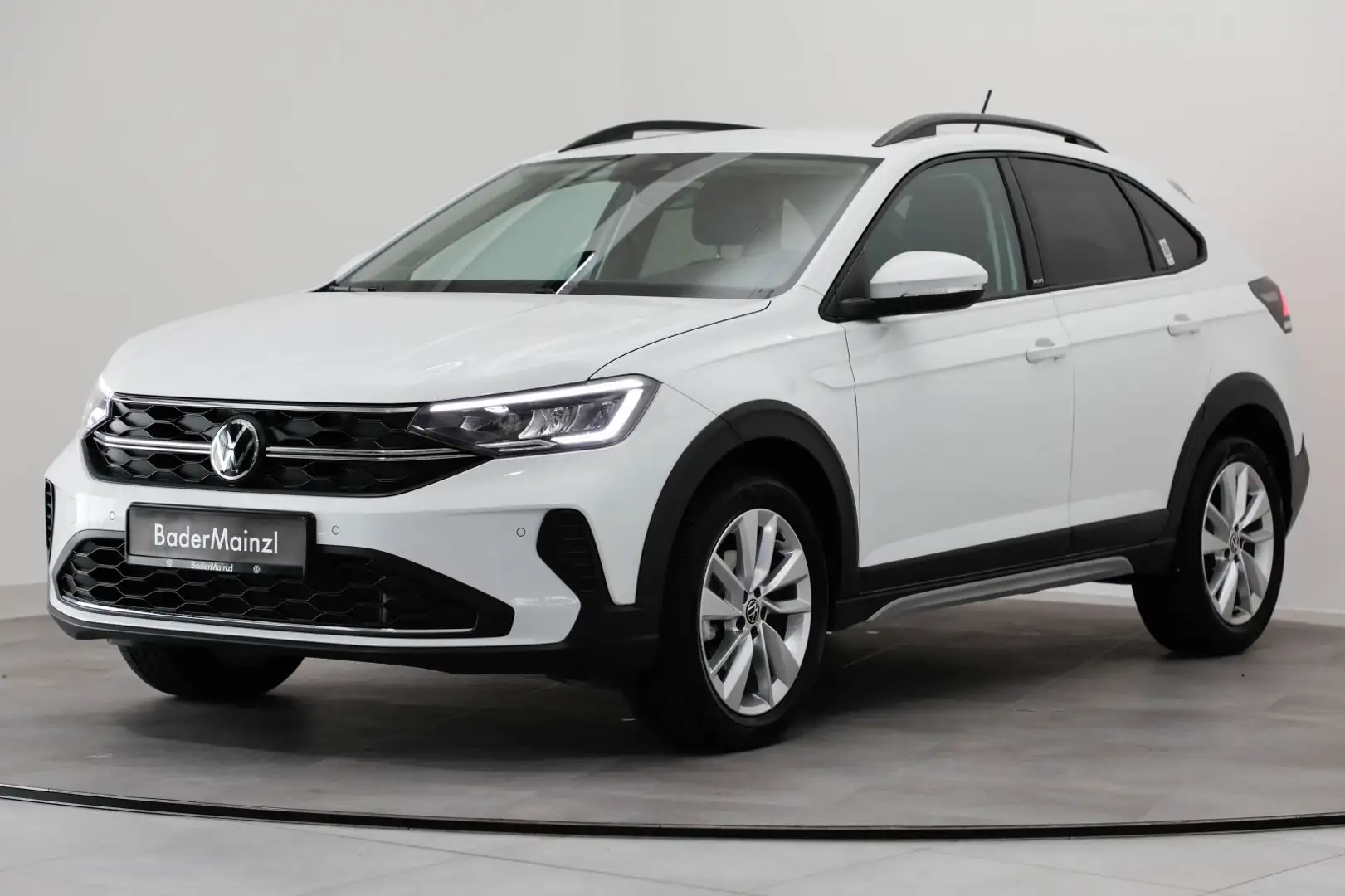 Volkswagen Taigo 1.5 TSI DSG Life Kamera SHZ Alu CarPlay Weiß - 2
