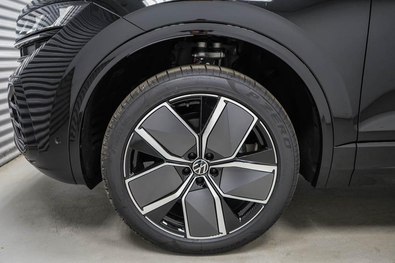 Volkswagen Touareg 3,0 V6 TDI 4Motion R-Line - LAGER 210 kW (286 P... — photo 5