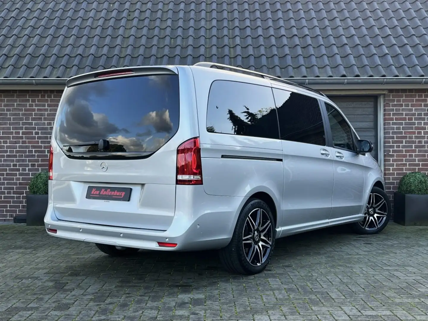 Mercedes-Benz V 300 300D Lang 7Pers 4M AMG Pano Airmatic Burmester St- Gri - 2