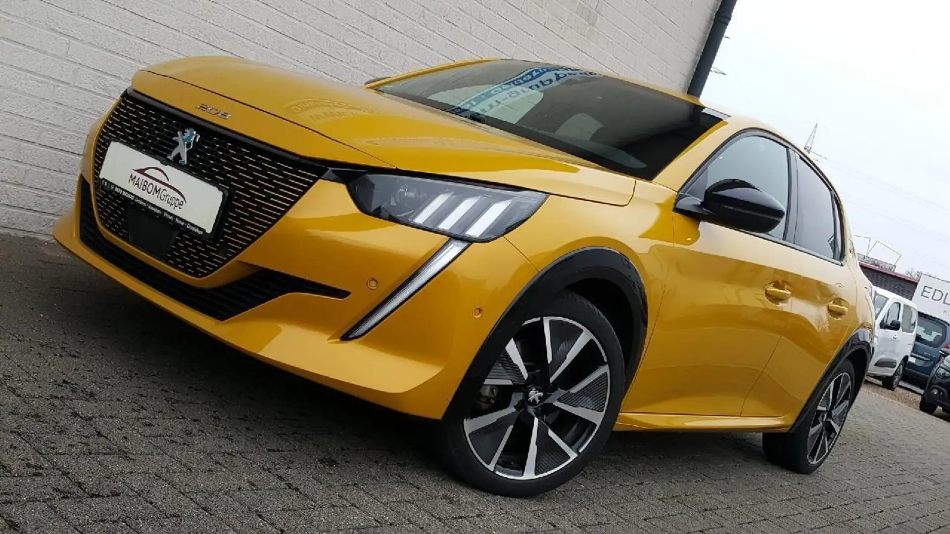 Peugeot 208 e- GT Pack Gelb - 1