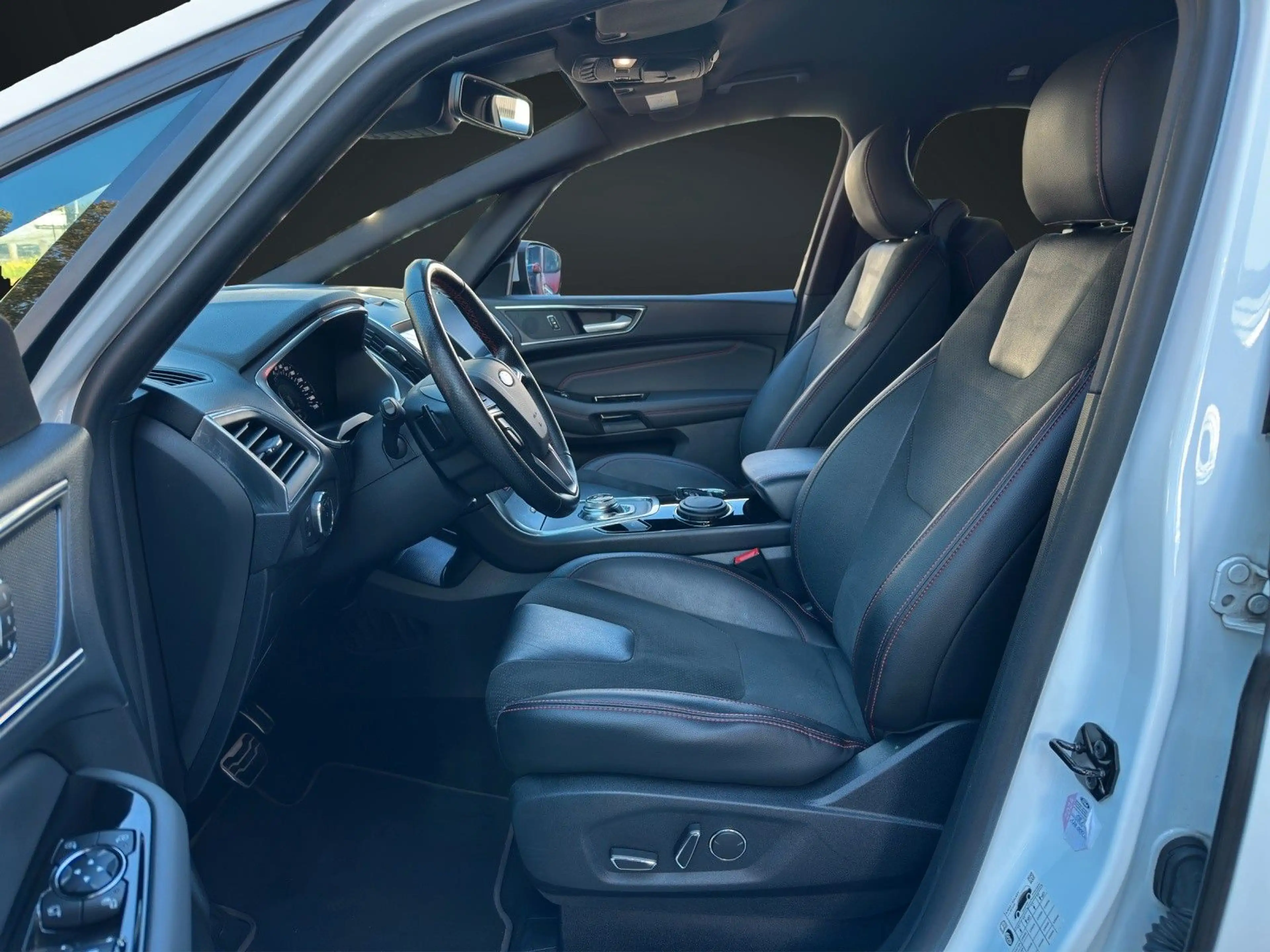 Ford S-Max 2,0 TDCI ST-LINE NAVI-KAMERA-7-SITZER-AHK — photo 13