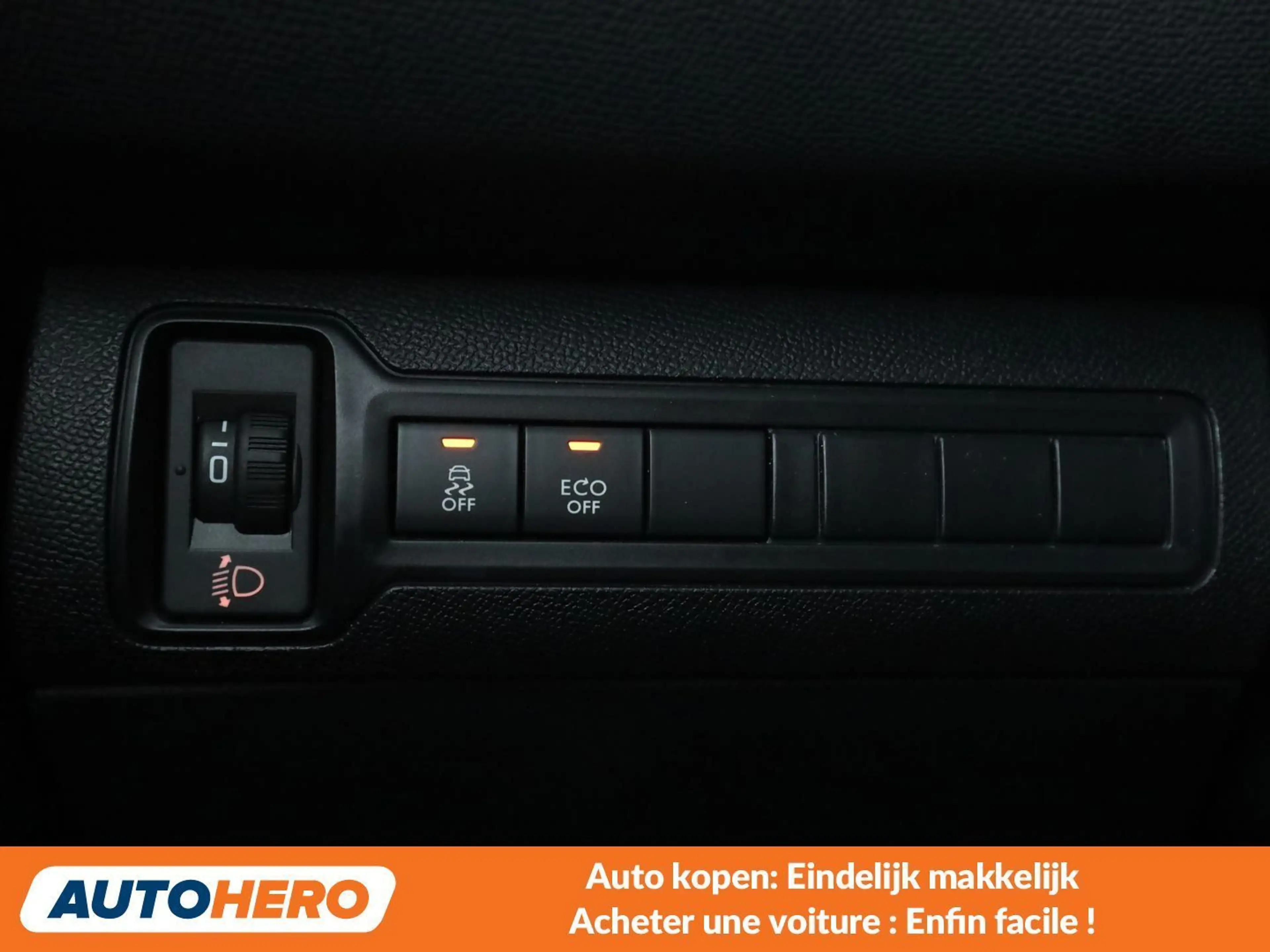 Peugeot 308 1.6 Blue-HDi Business — photo 14