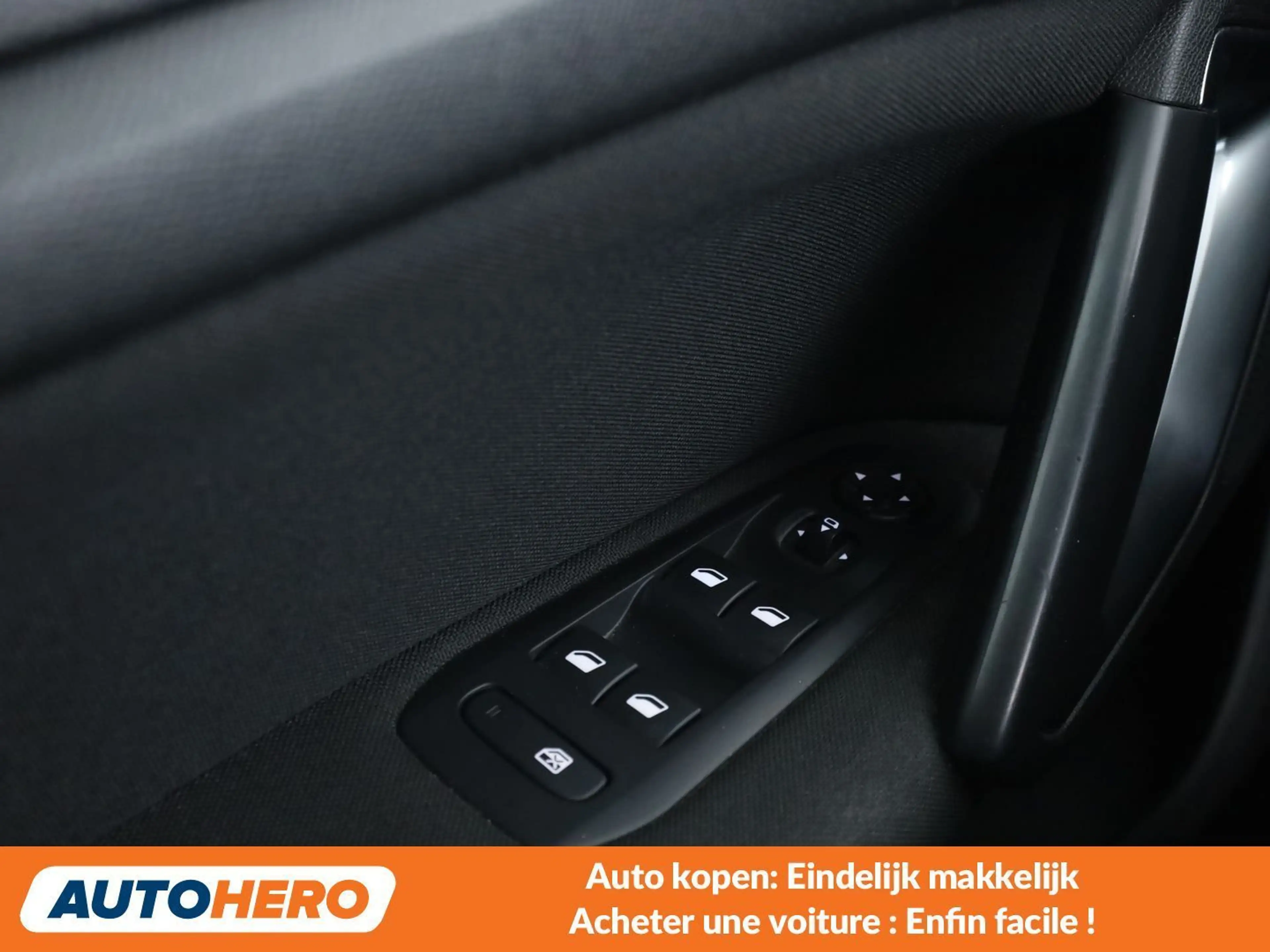 Peugeot 308 1.6 Blue-HDi Business — photo 15