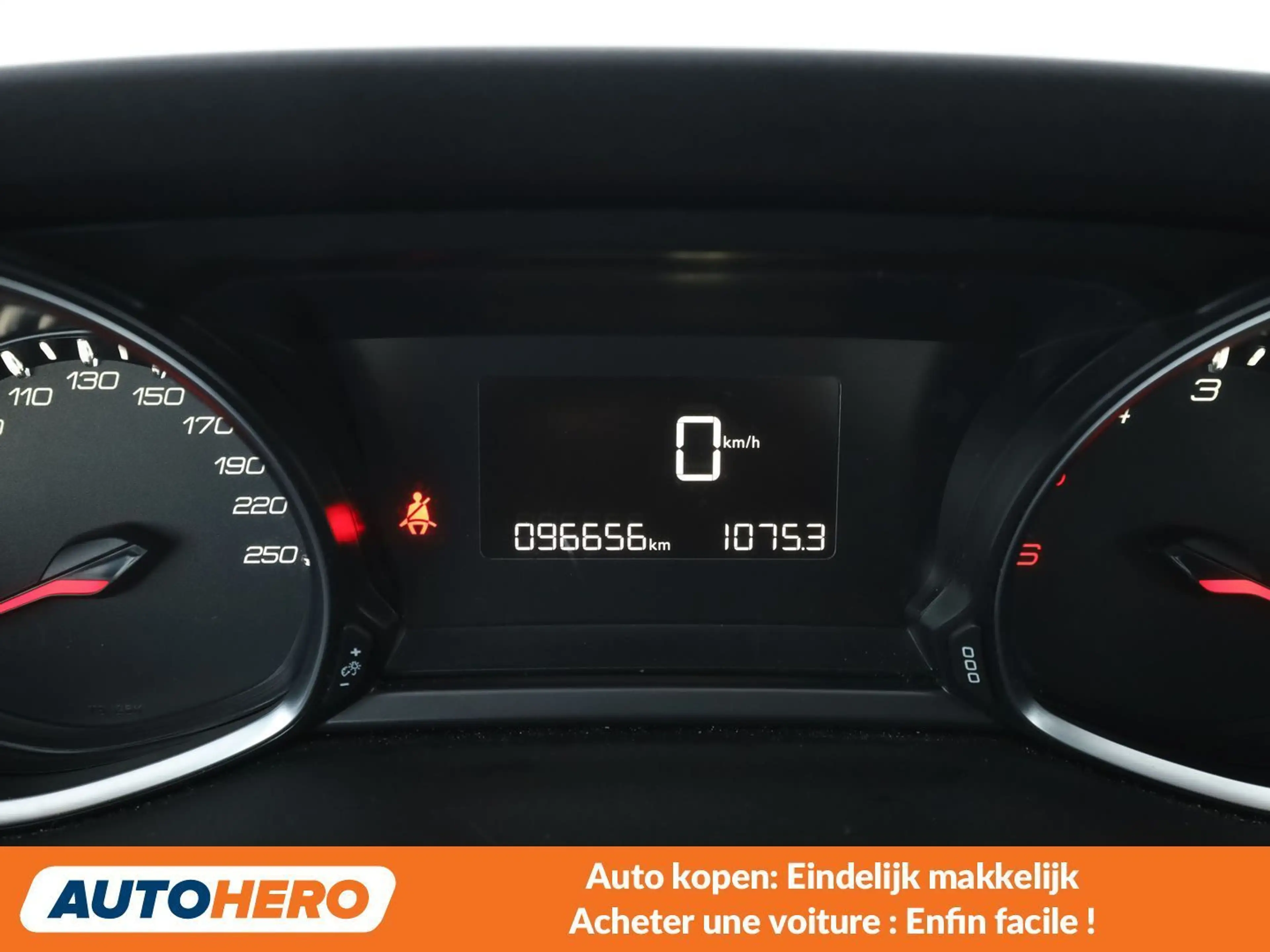 Peugeot 308 1.6 Blue-HDi Business — photo 6